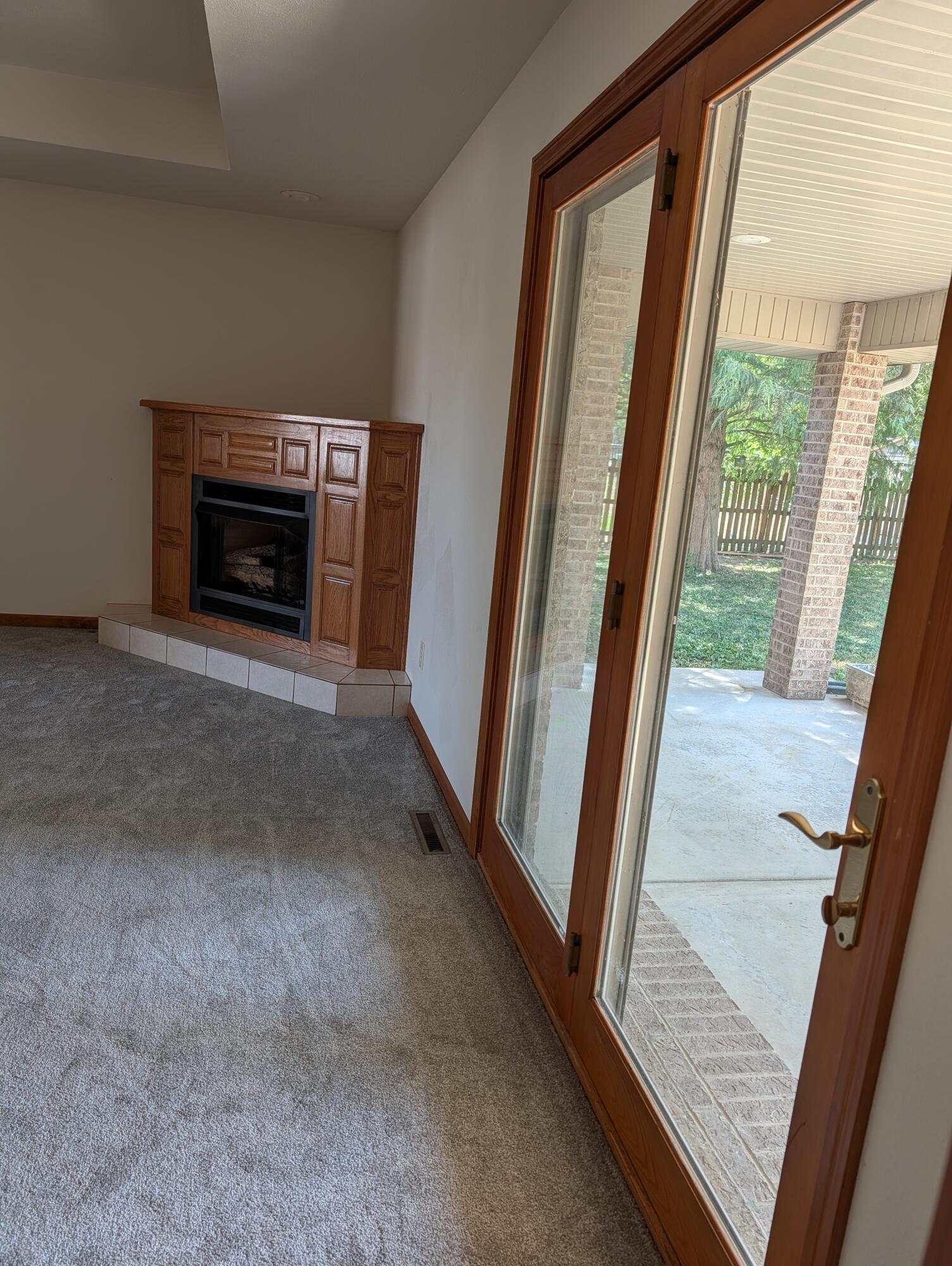 1391 South Meadow Lane Property Photo 6