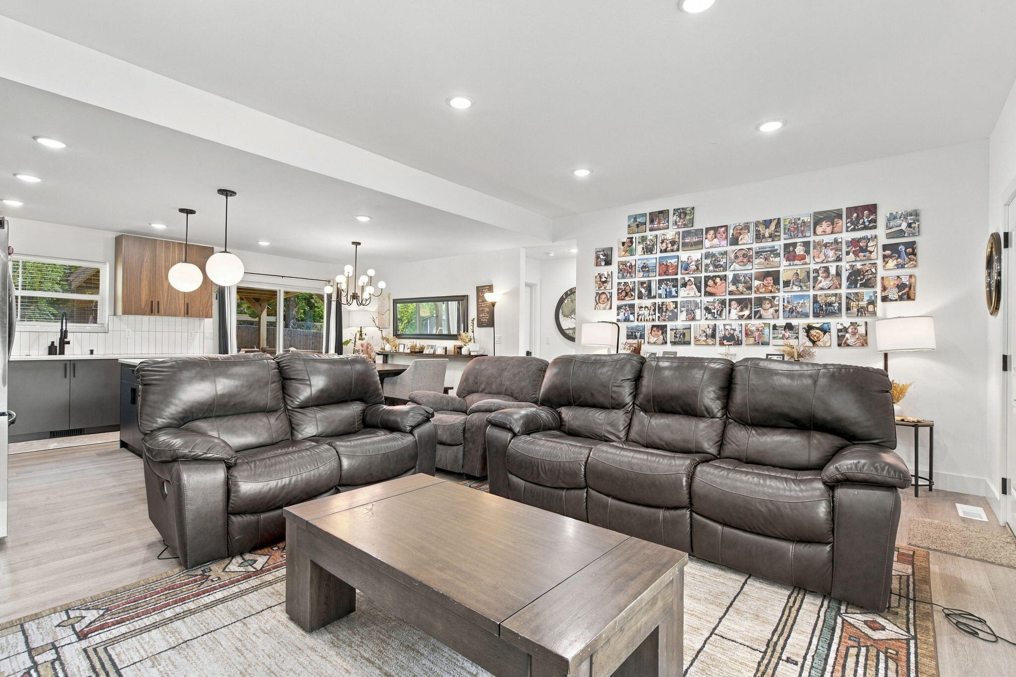 3141 East Iroquois Street Property Photo 4
