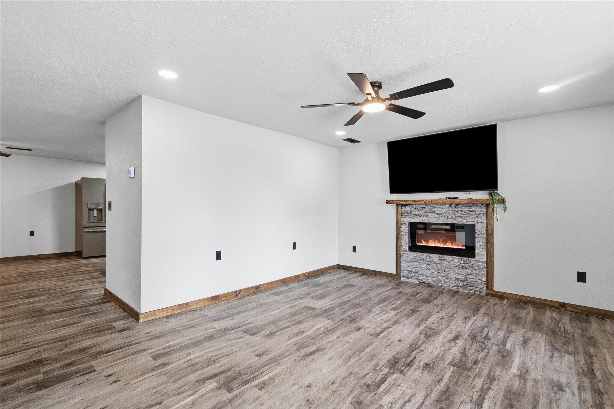 507 West 7th Street Property Photo 5