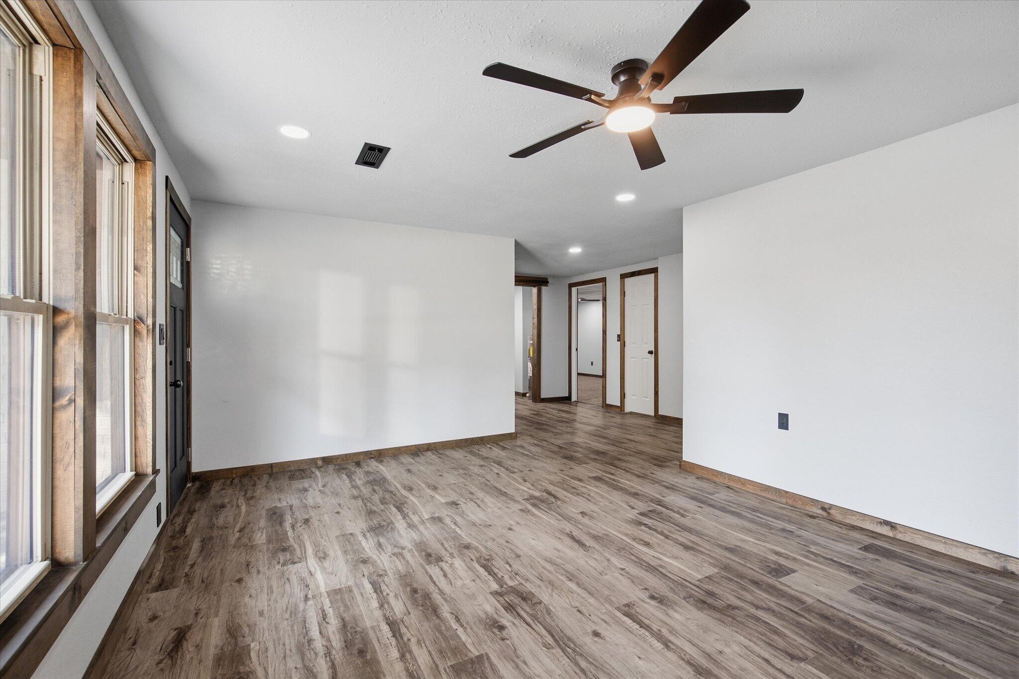 507 West 7th Street Property Photo 8