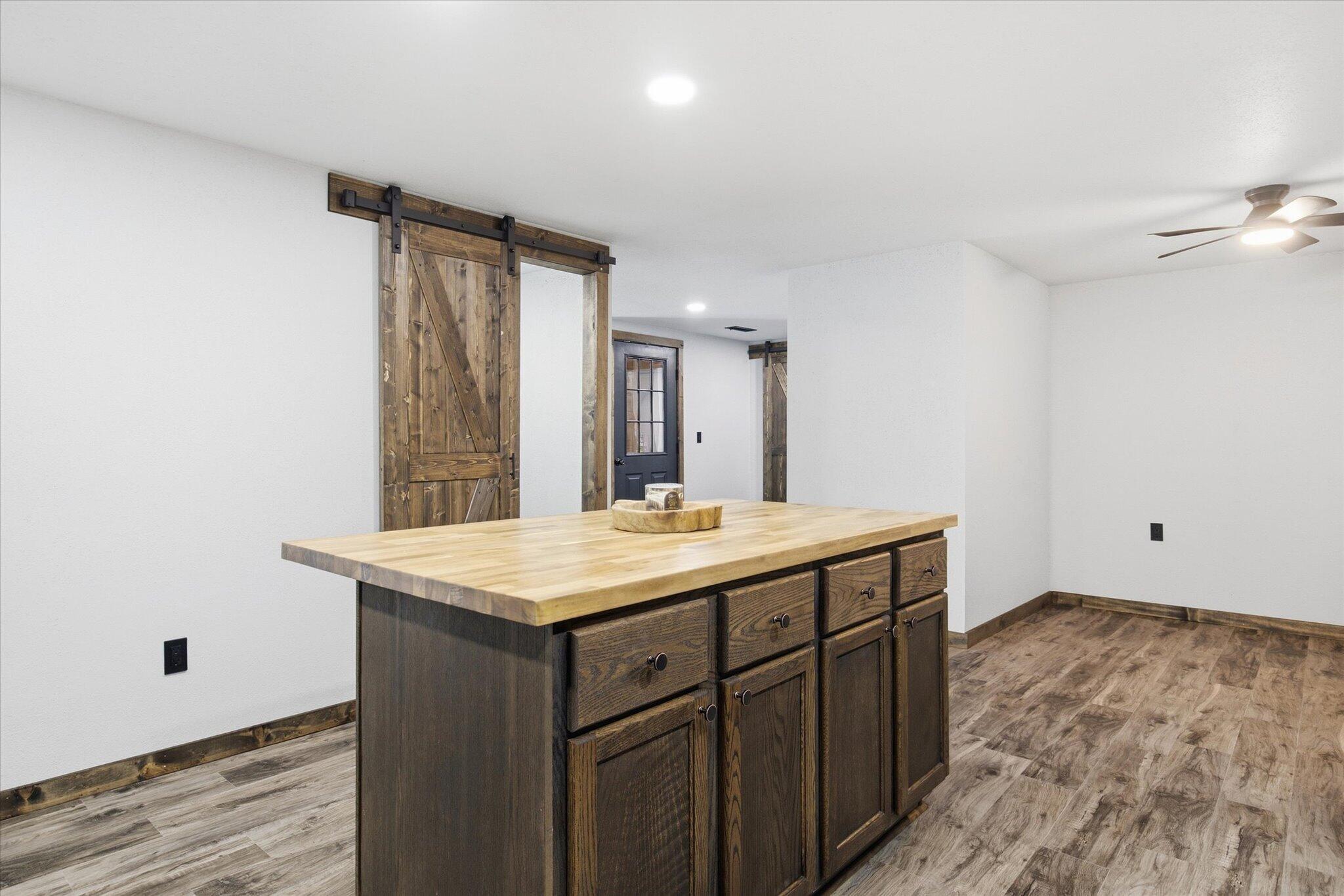 507 West 7th Street Property Photo 14