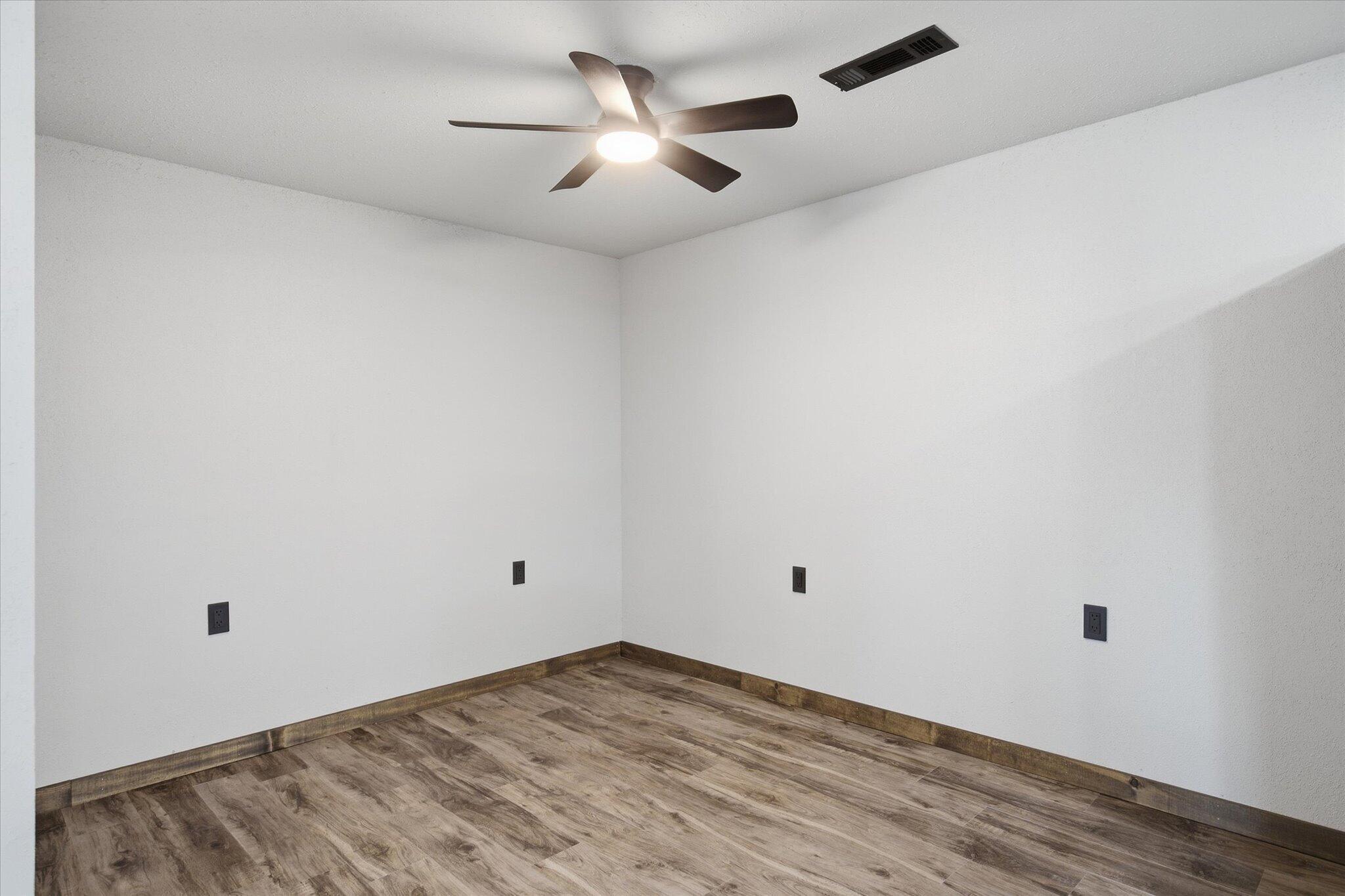 507 West 7th Street Property Photo 15