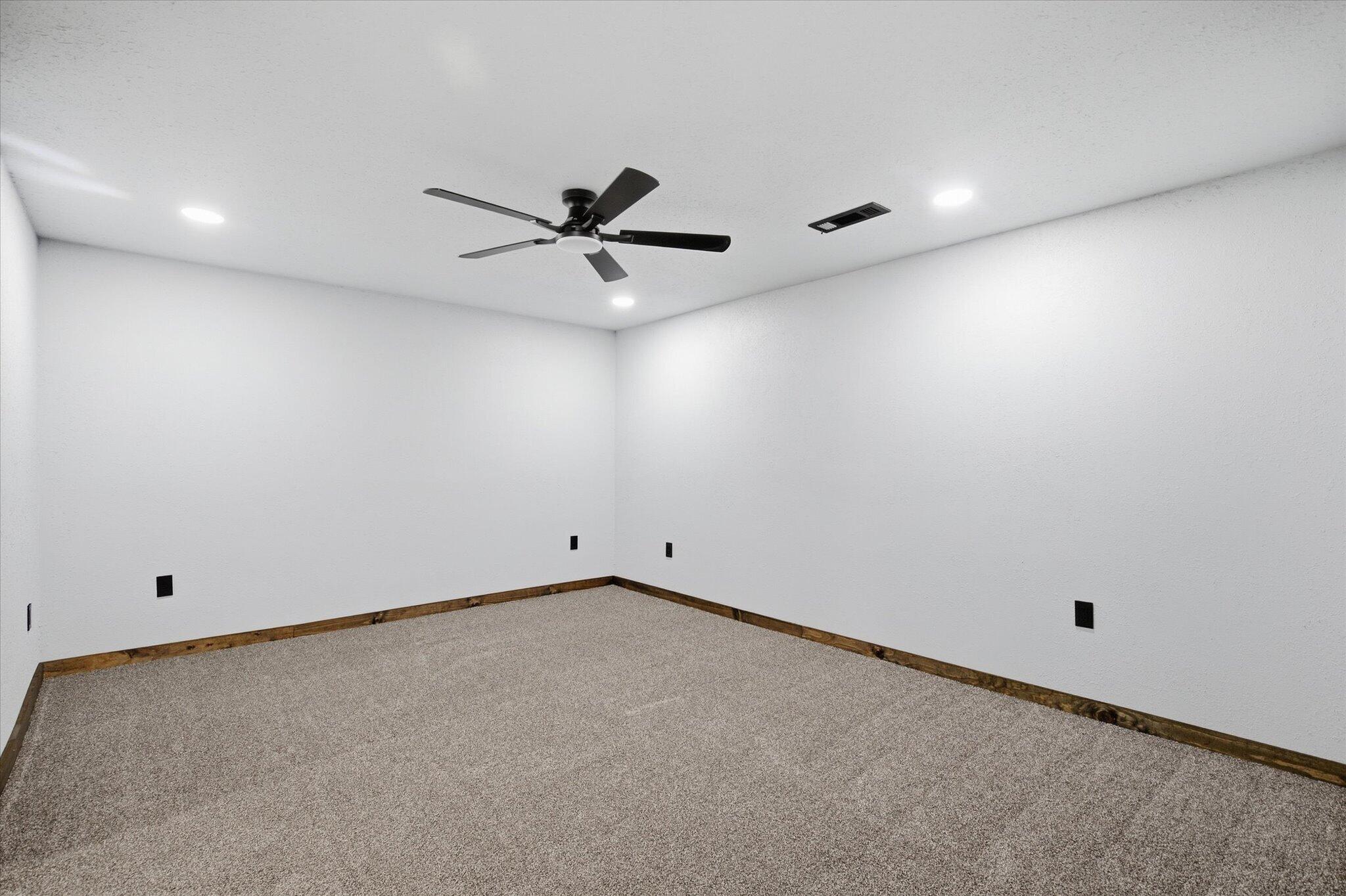 507 West 7th Street Property Photo 16