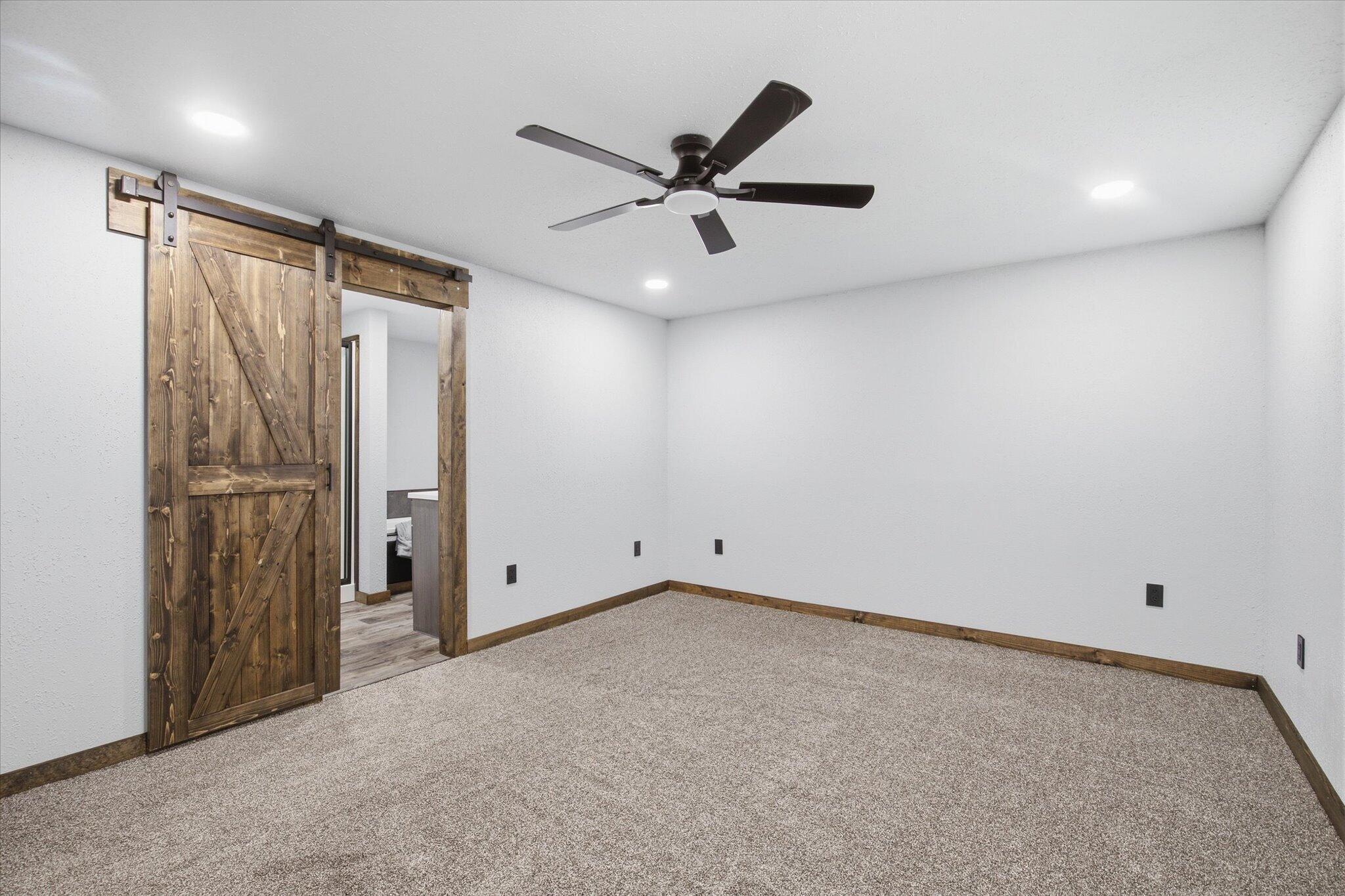 507 West 7th Street Property Photo 17