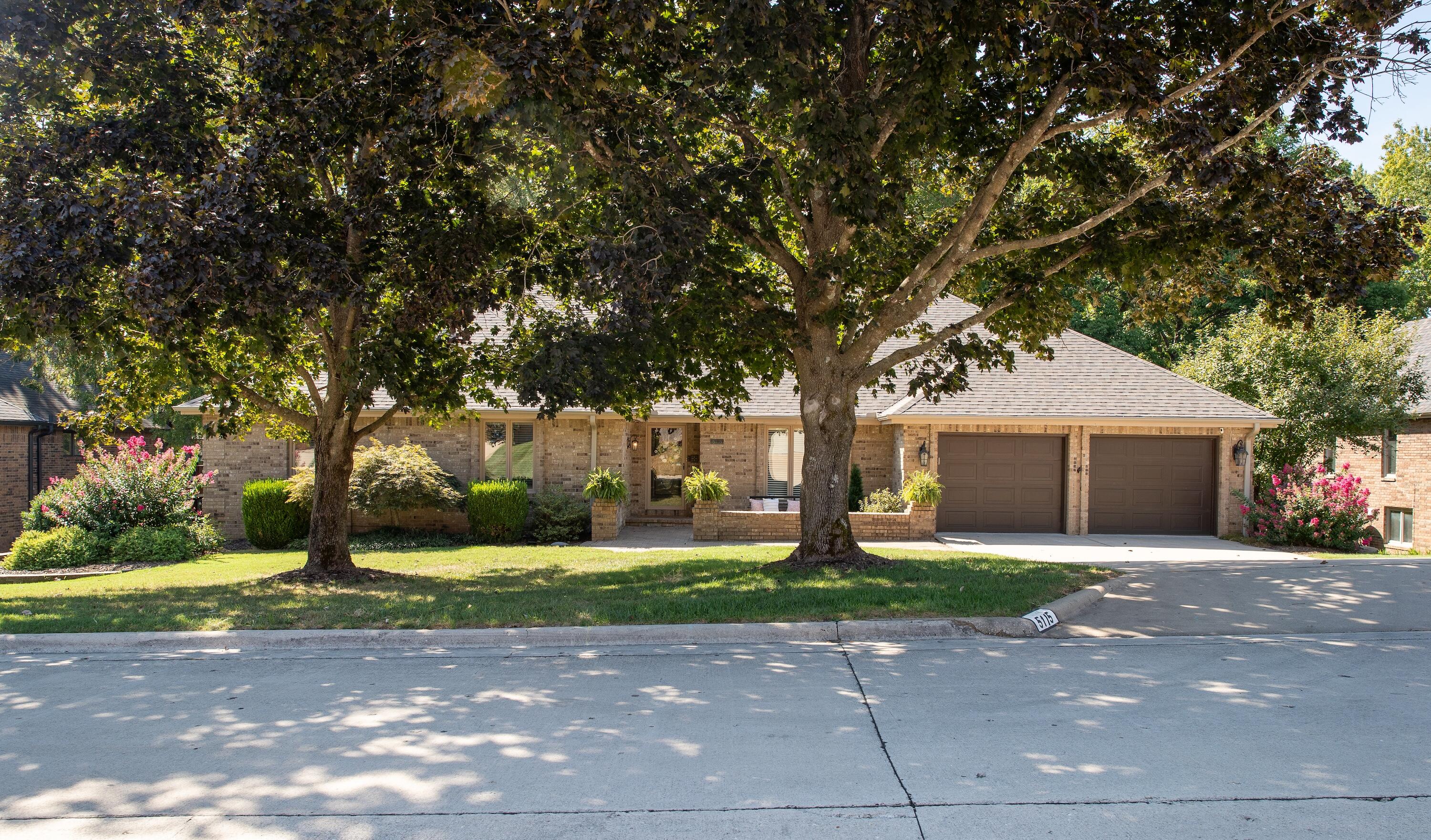 5115 South Castlewood Drive Property Photo 1
