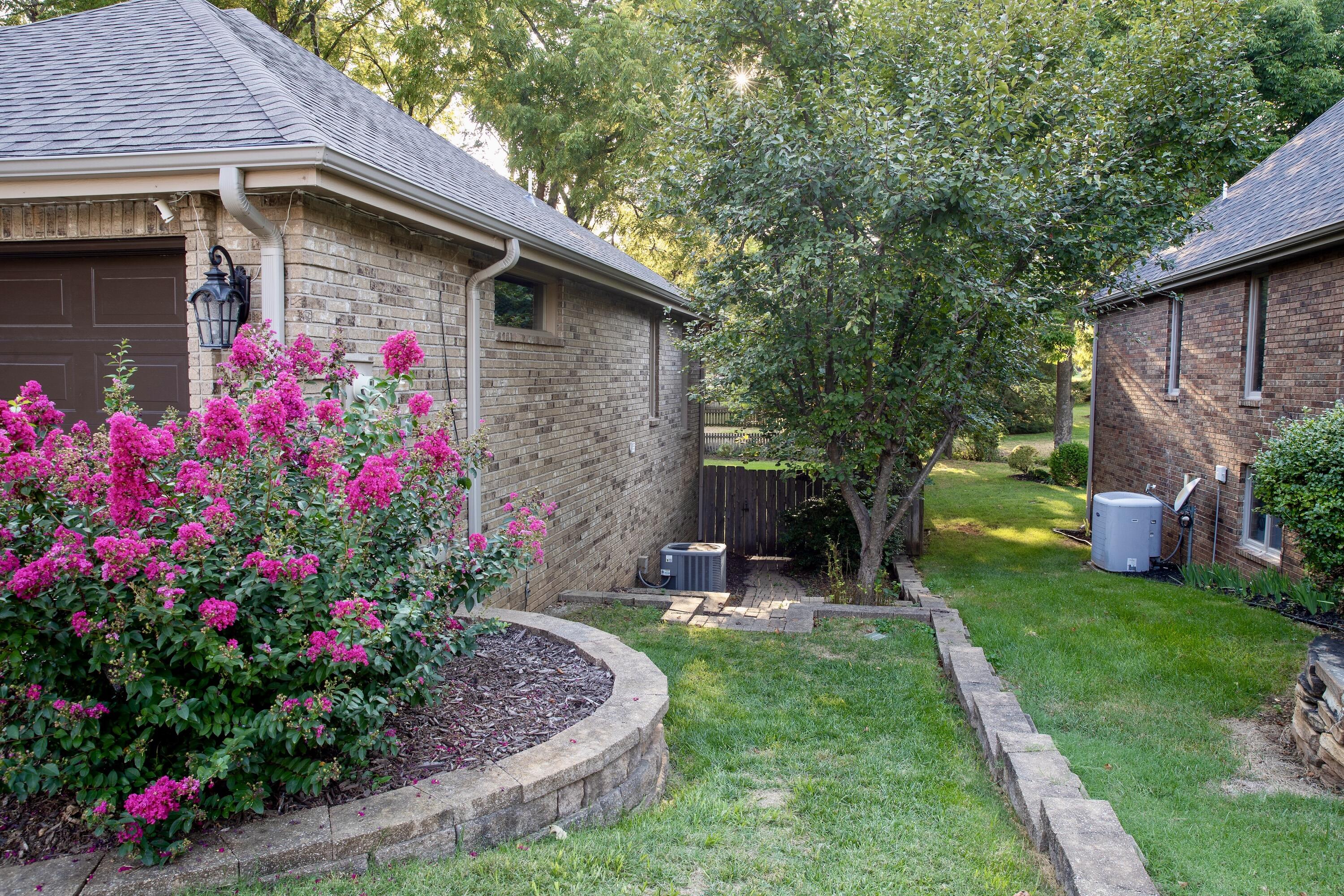 5115 South Castlewood Drive Property Photo 5
