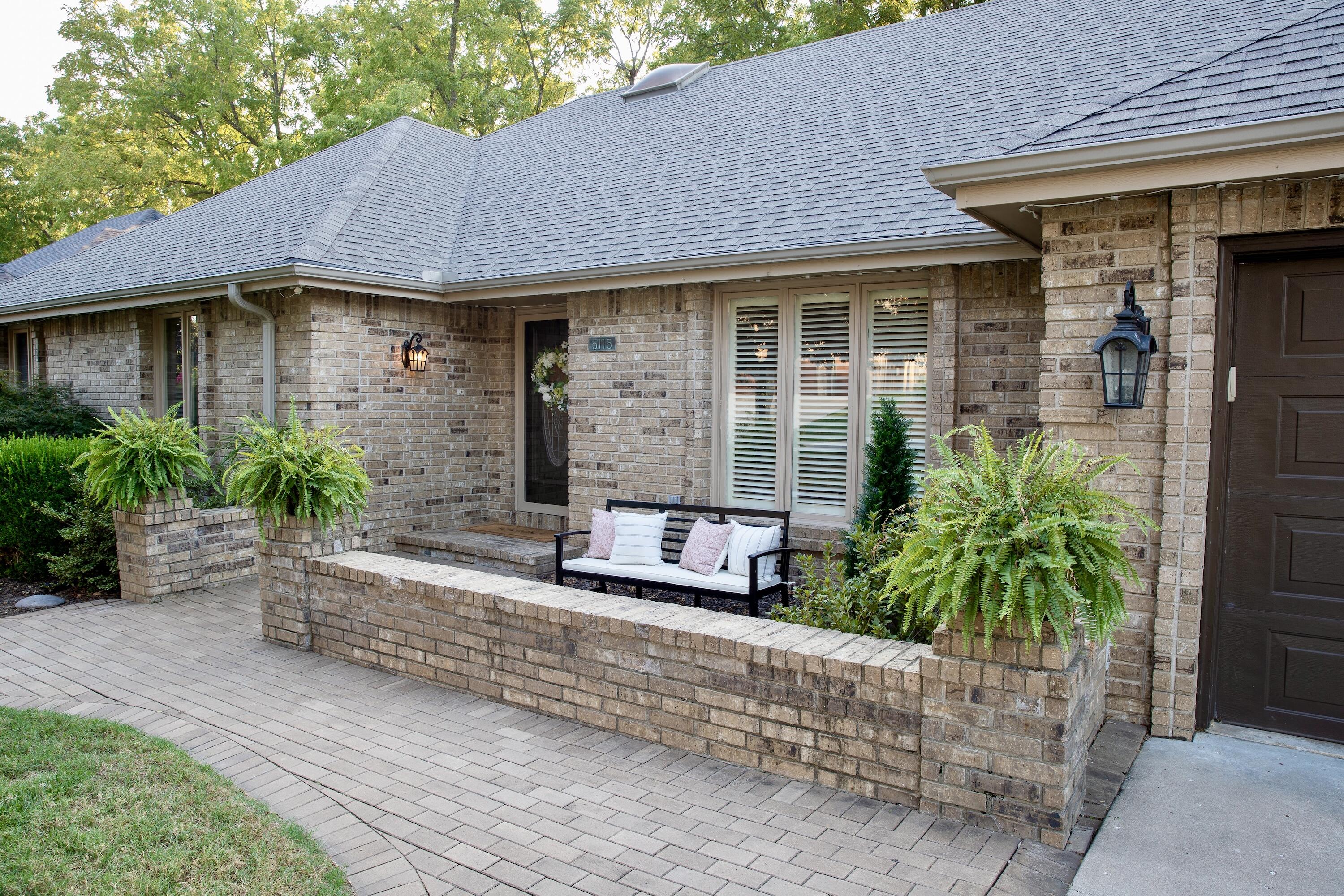 5115 South Castlewood Drive Property Photo 6