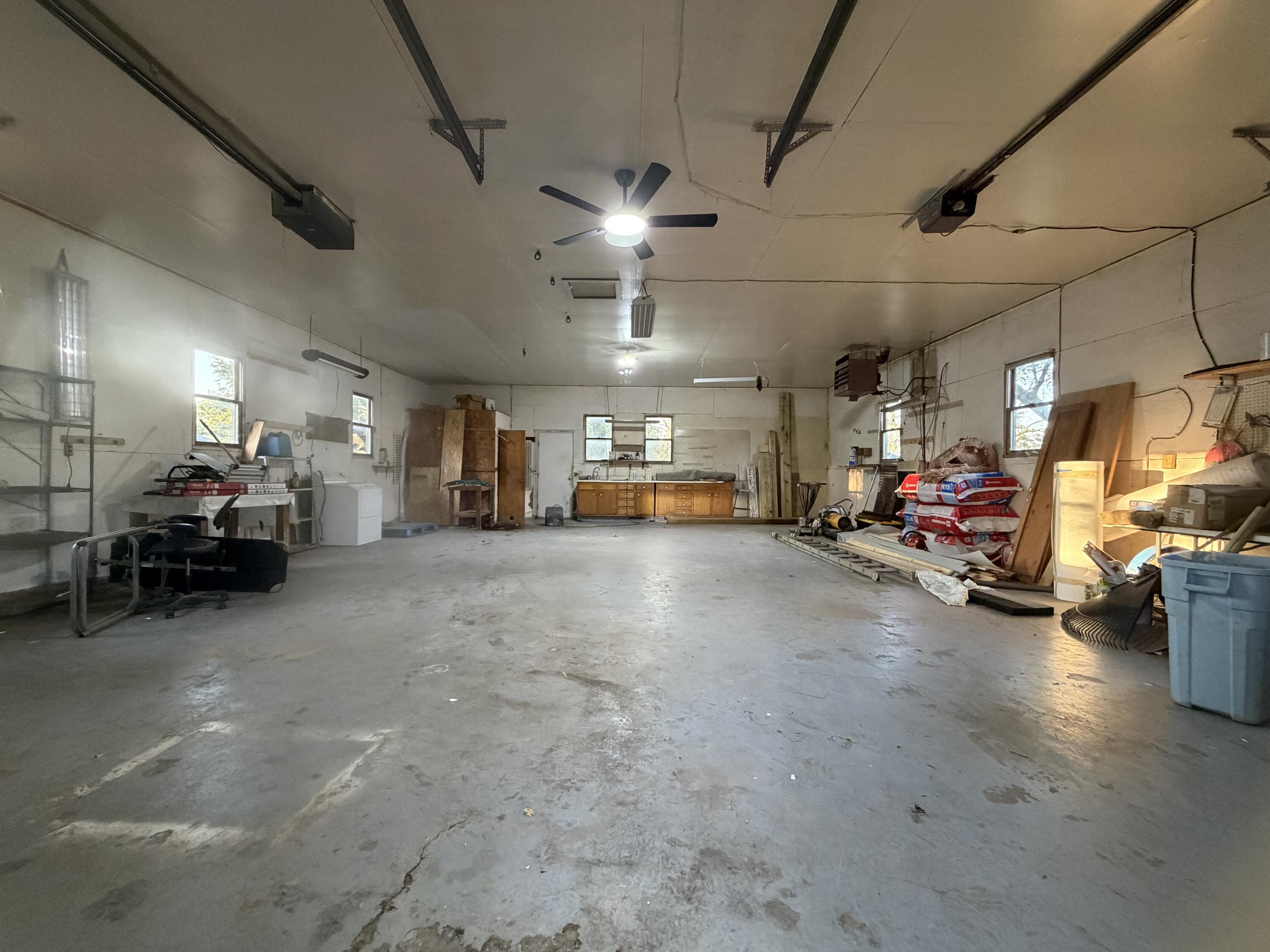 411 East Walnut Street Property Photo 5
