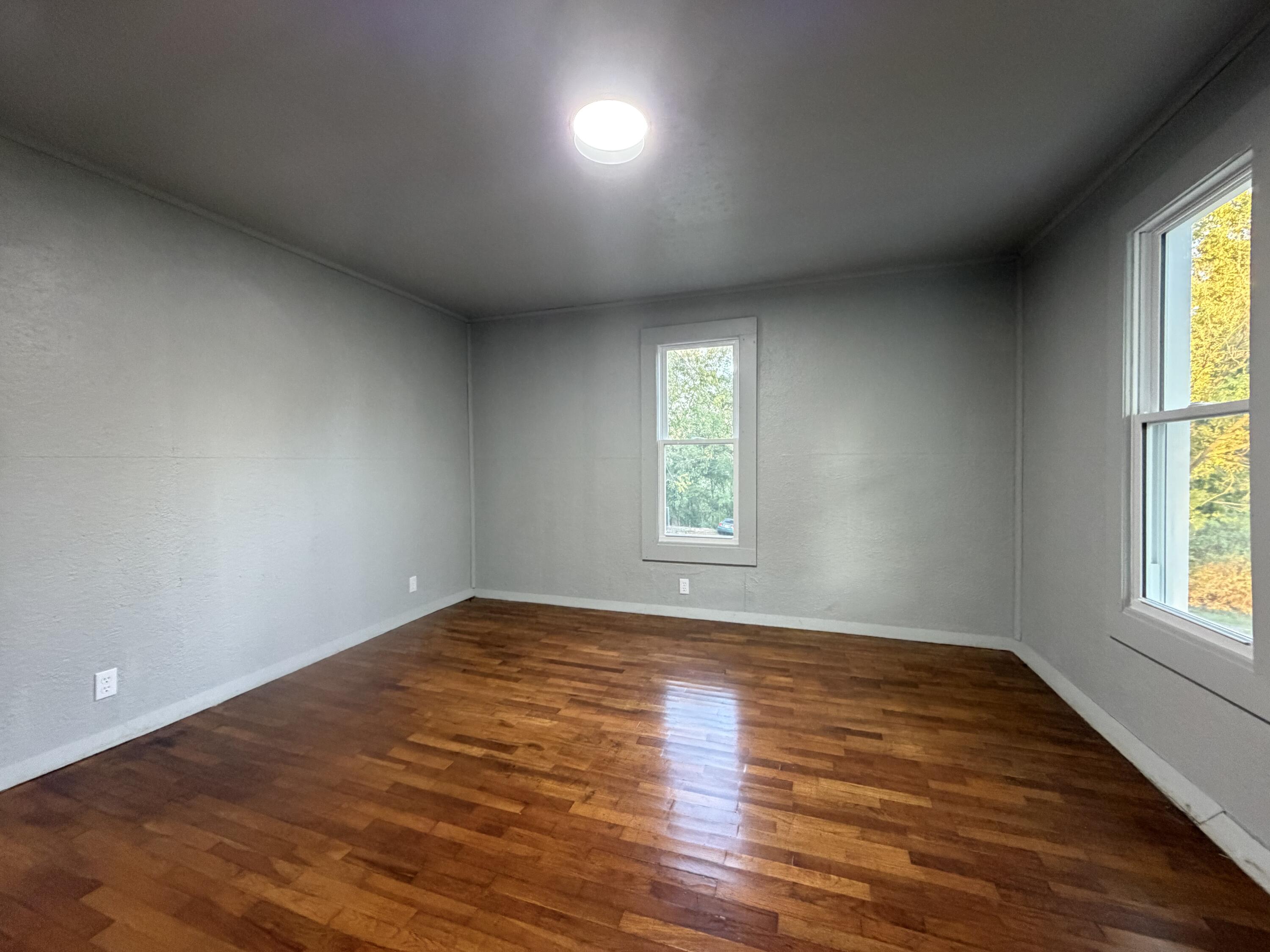 411 East Walnut Street Property Photo 10