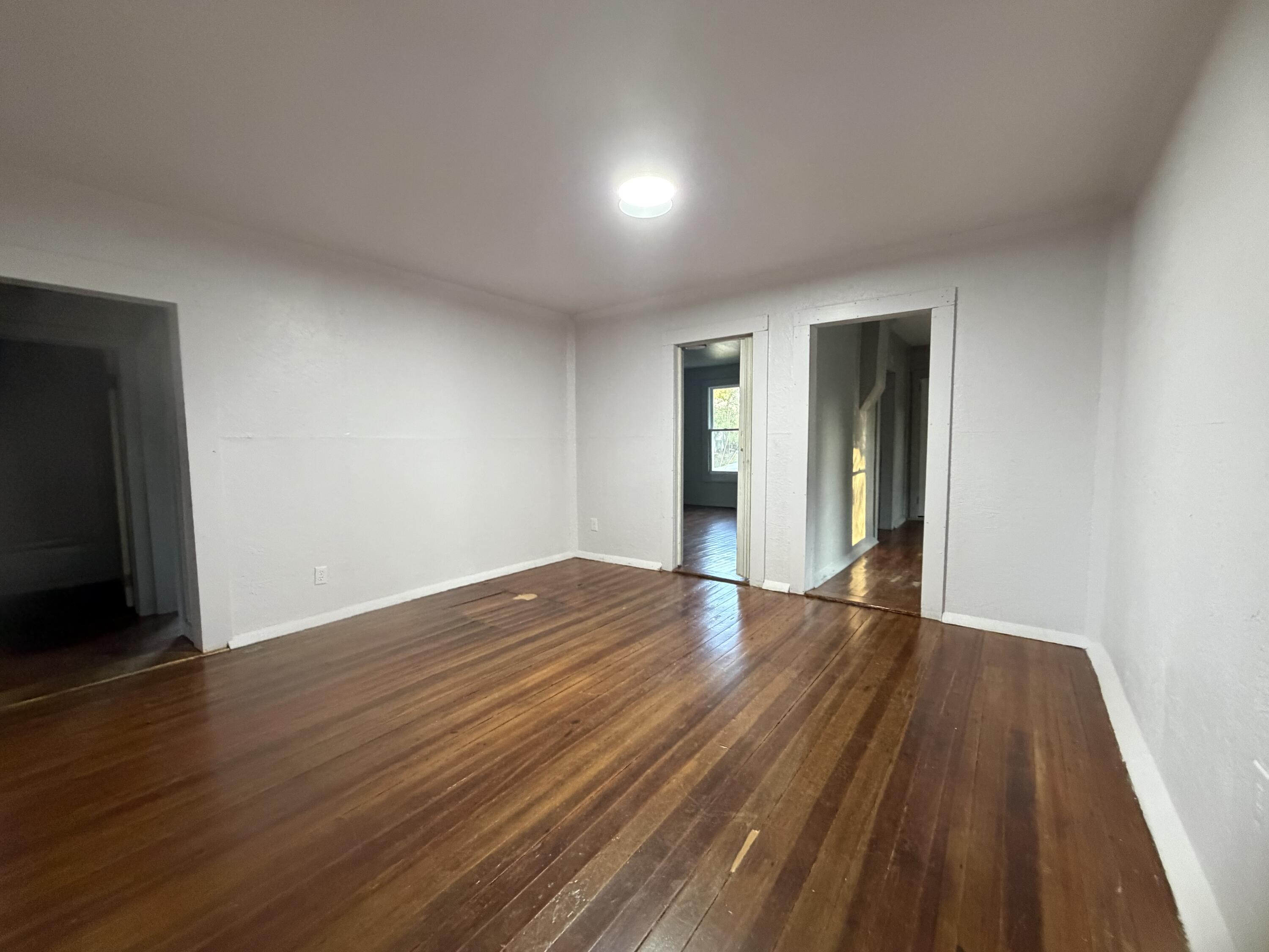 411 East Walnut Street Property Photo 12