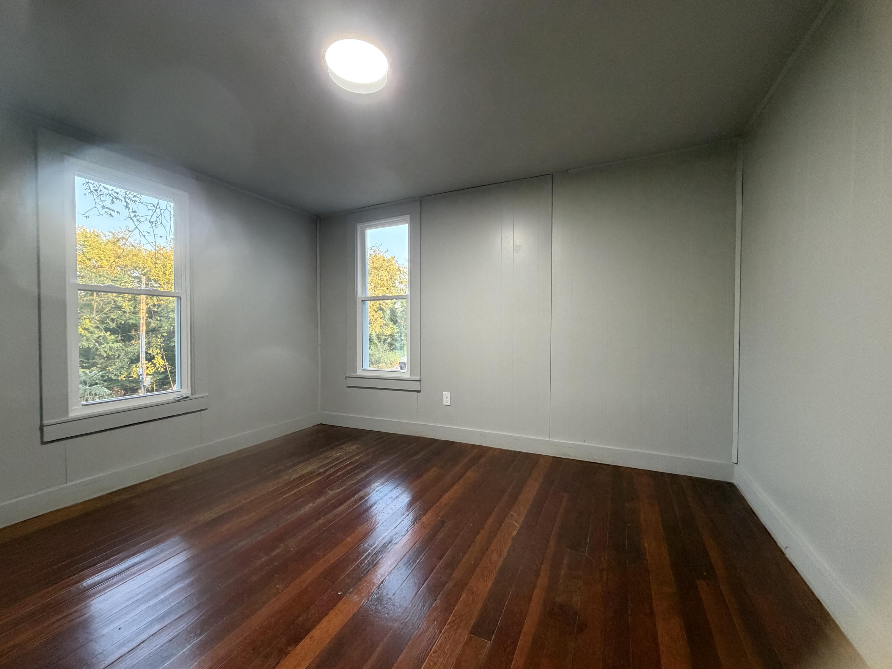 411 East Walnut Street Property Photo 13