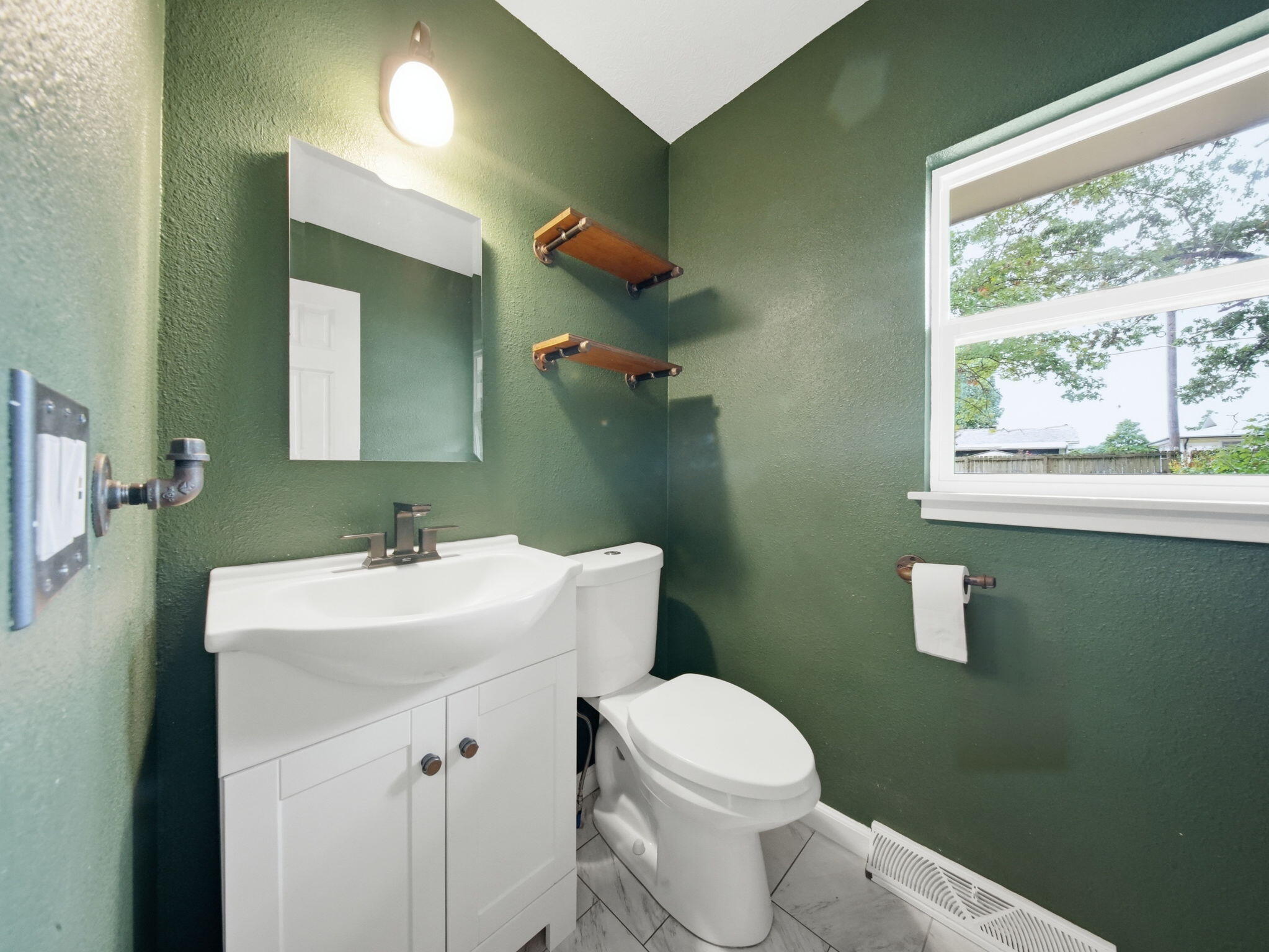 733 North Belview Avenue Property Photo 13