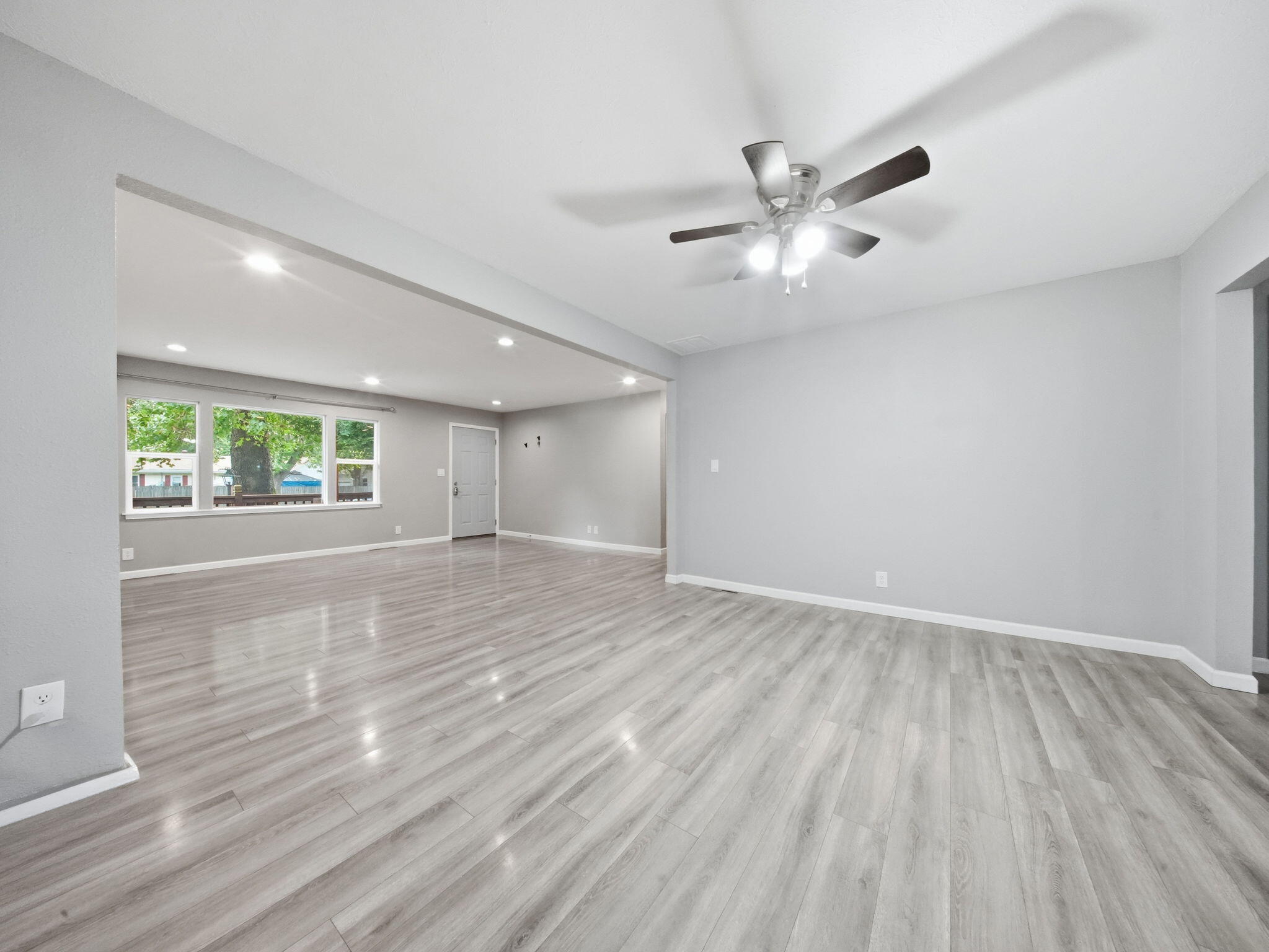 733 North Belview Avenue Property Photo 15