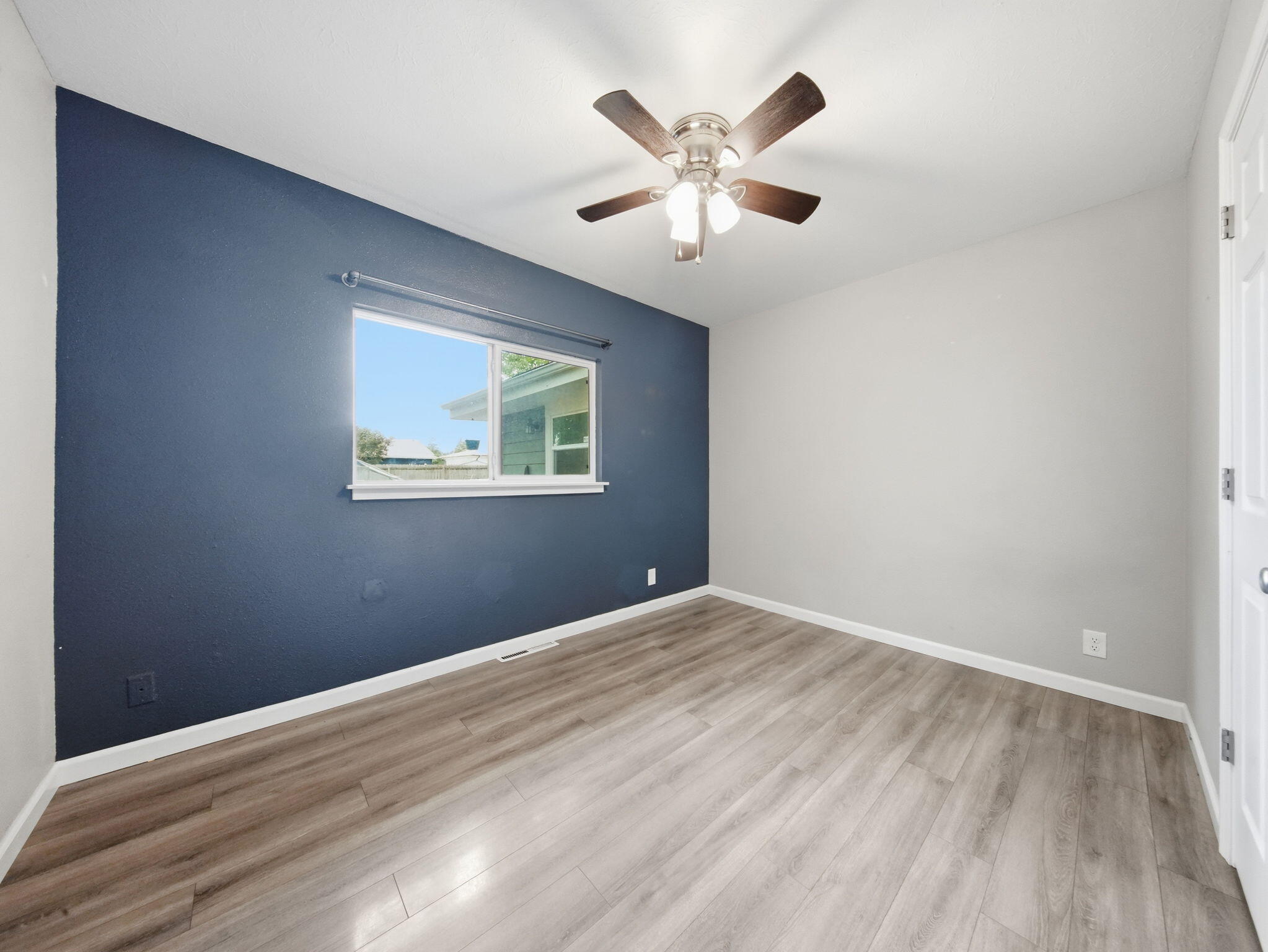 733 North Belview Avenue Property Photo 23
