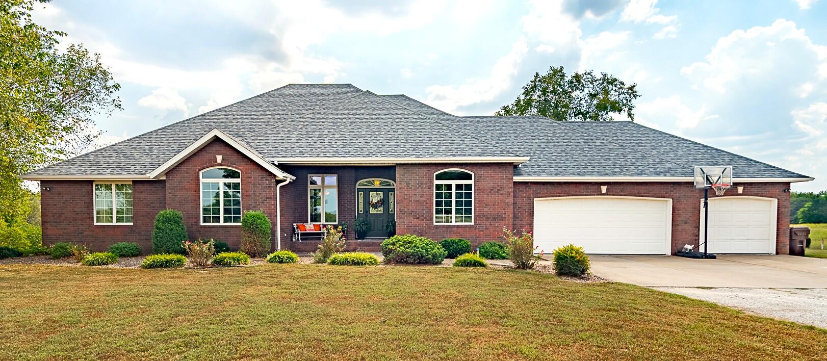 10421 West Farm Road 156 Property Photo 1