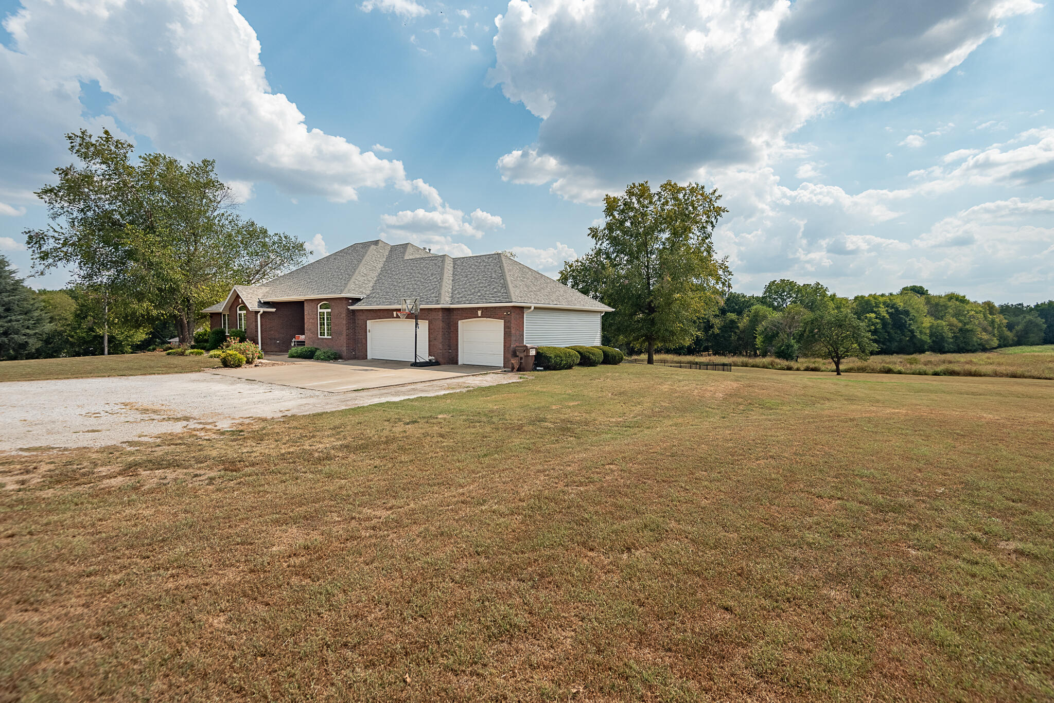 10421 West Farm Road 156 Property Photo 2