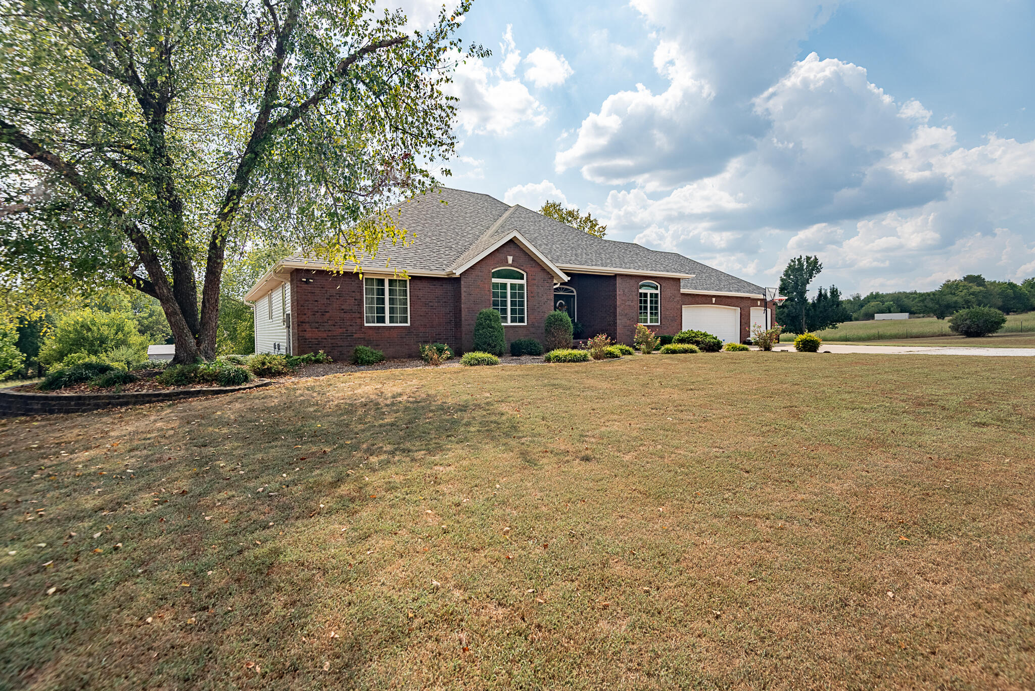 10421 West Farm Road 156 Property Photo 3