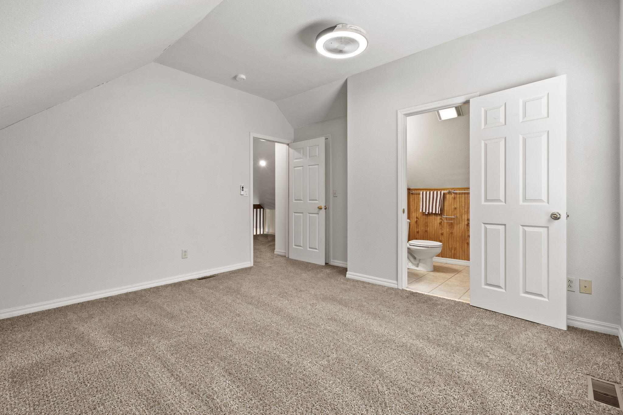 660 Ellison Street Property Photo 3