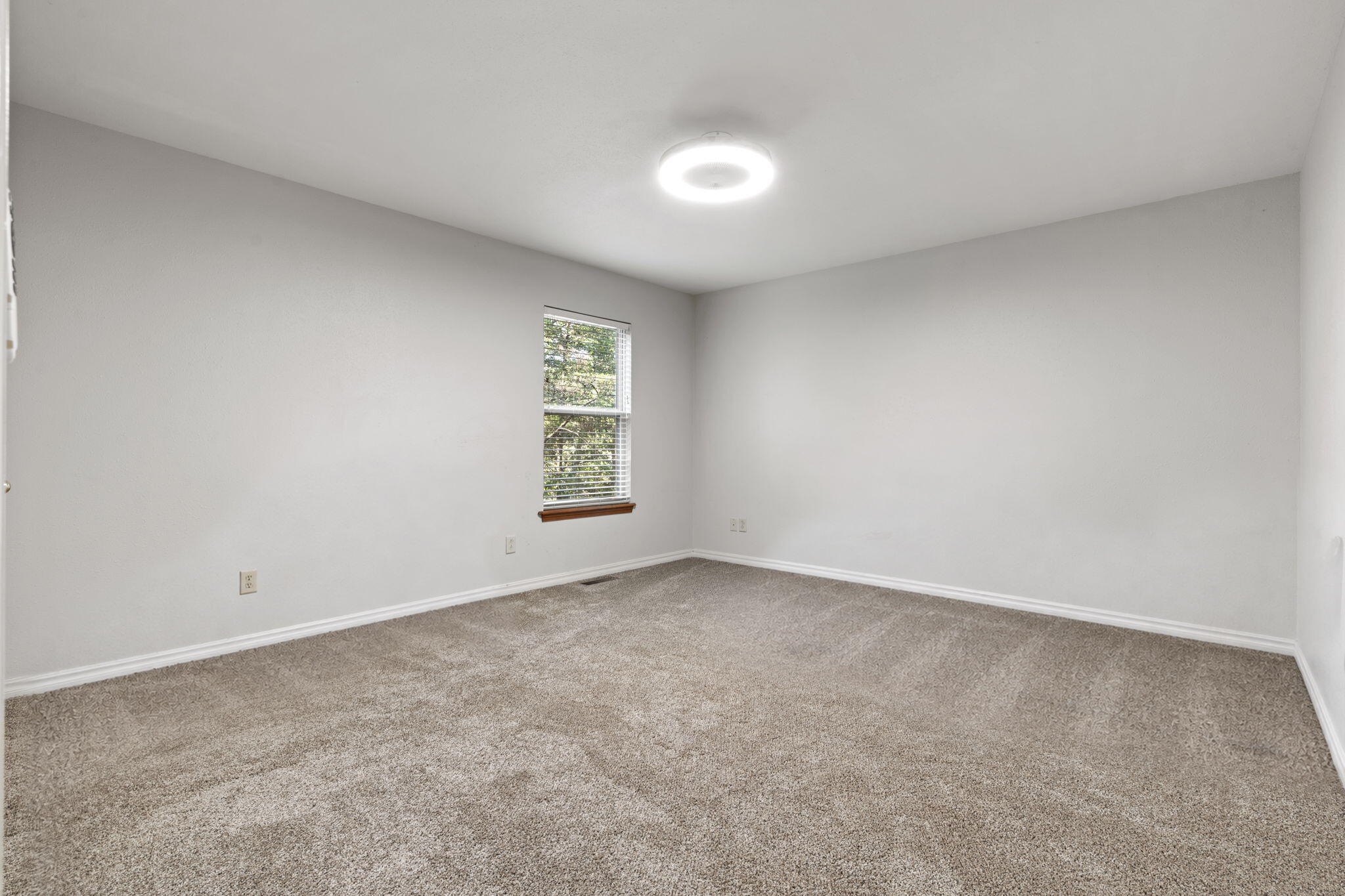 660 Ellison Street Property Photo 20