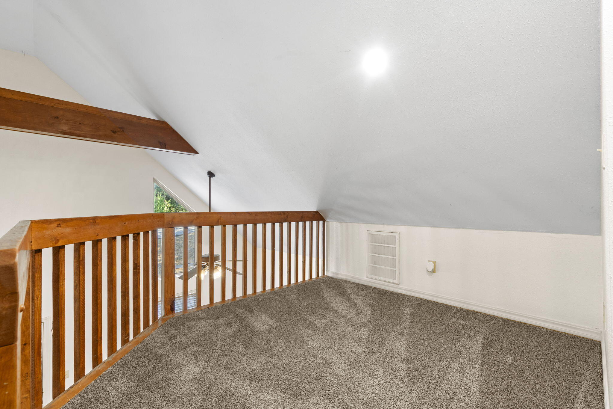 660 Ellison Street Property Photo 23