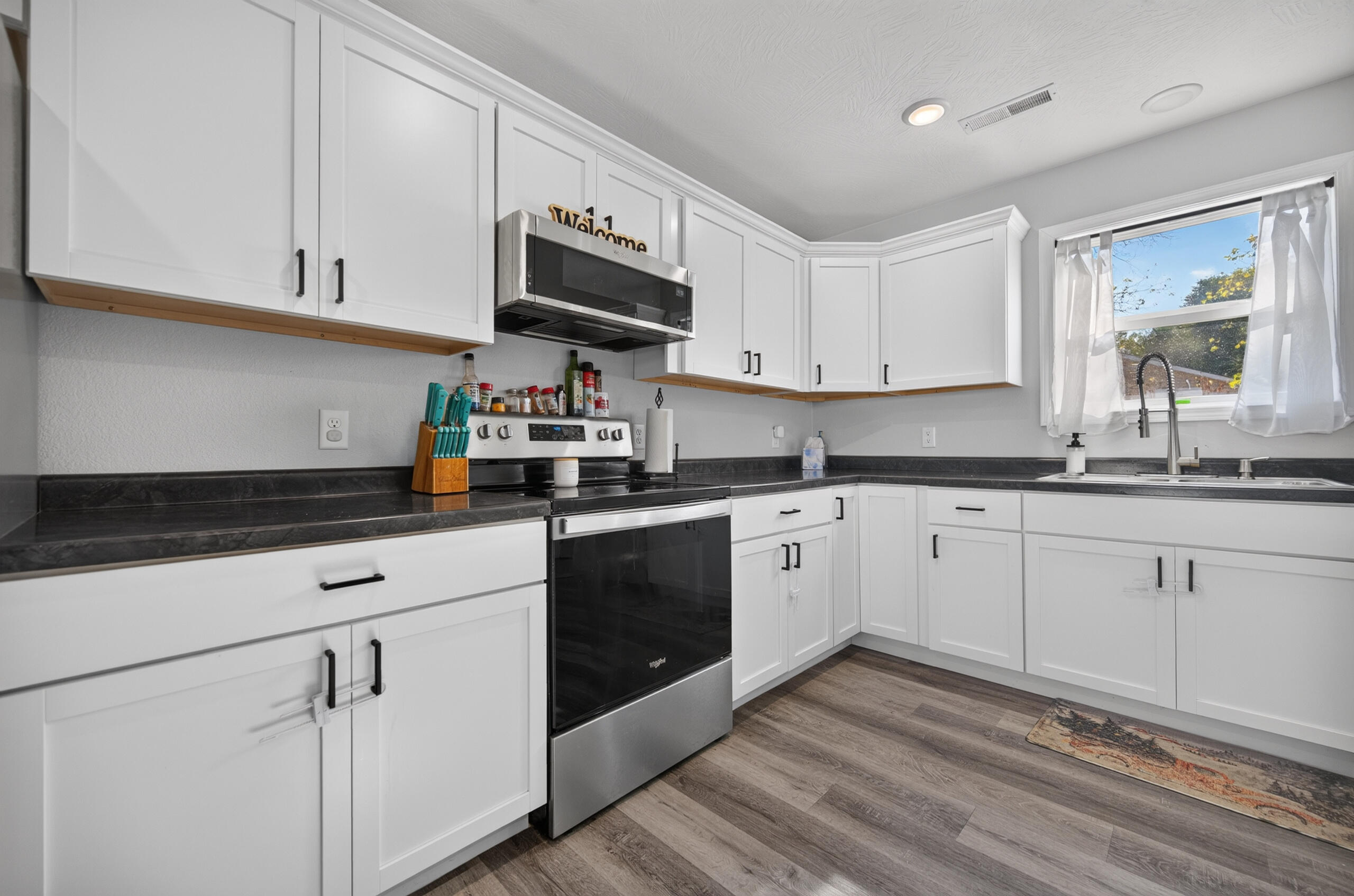 645 Cherry Street Property Photo 10
