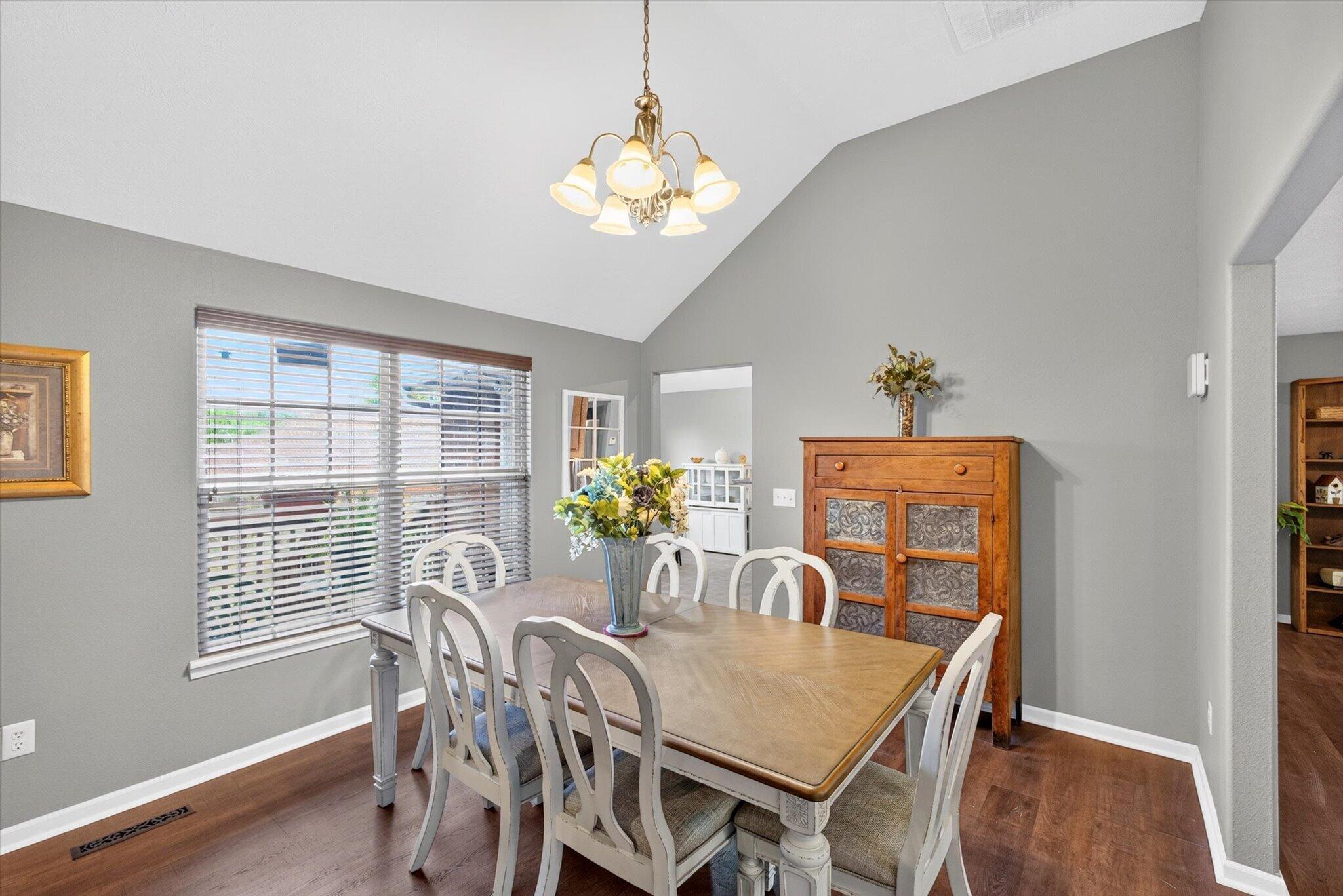 3291 North Eakins Avenue Property Photo 9