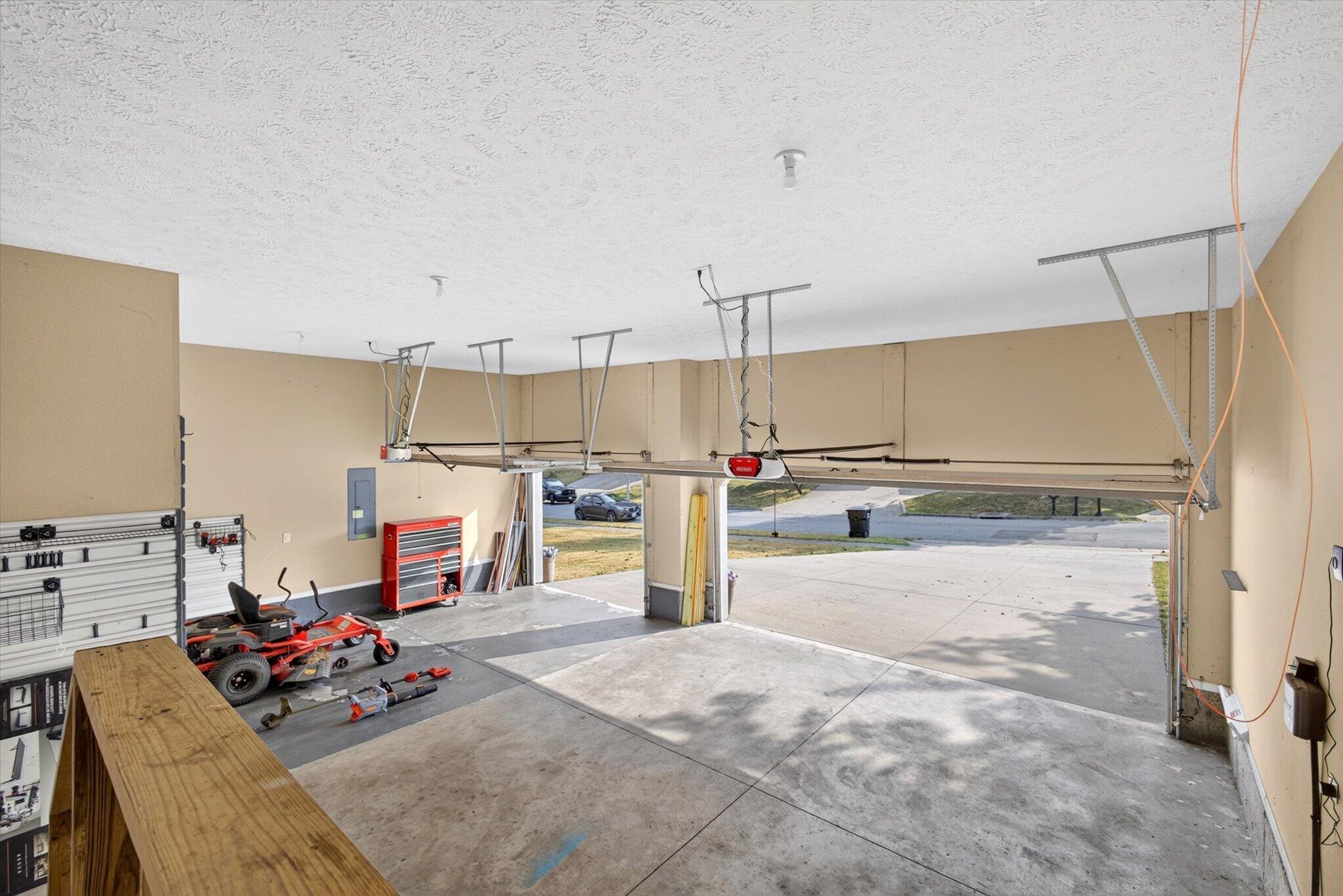 3291 North Eakins Avenue Property Photo 36