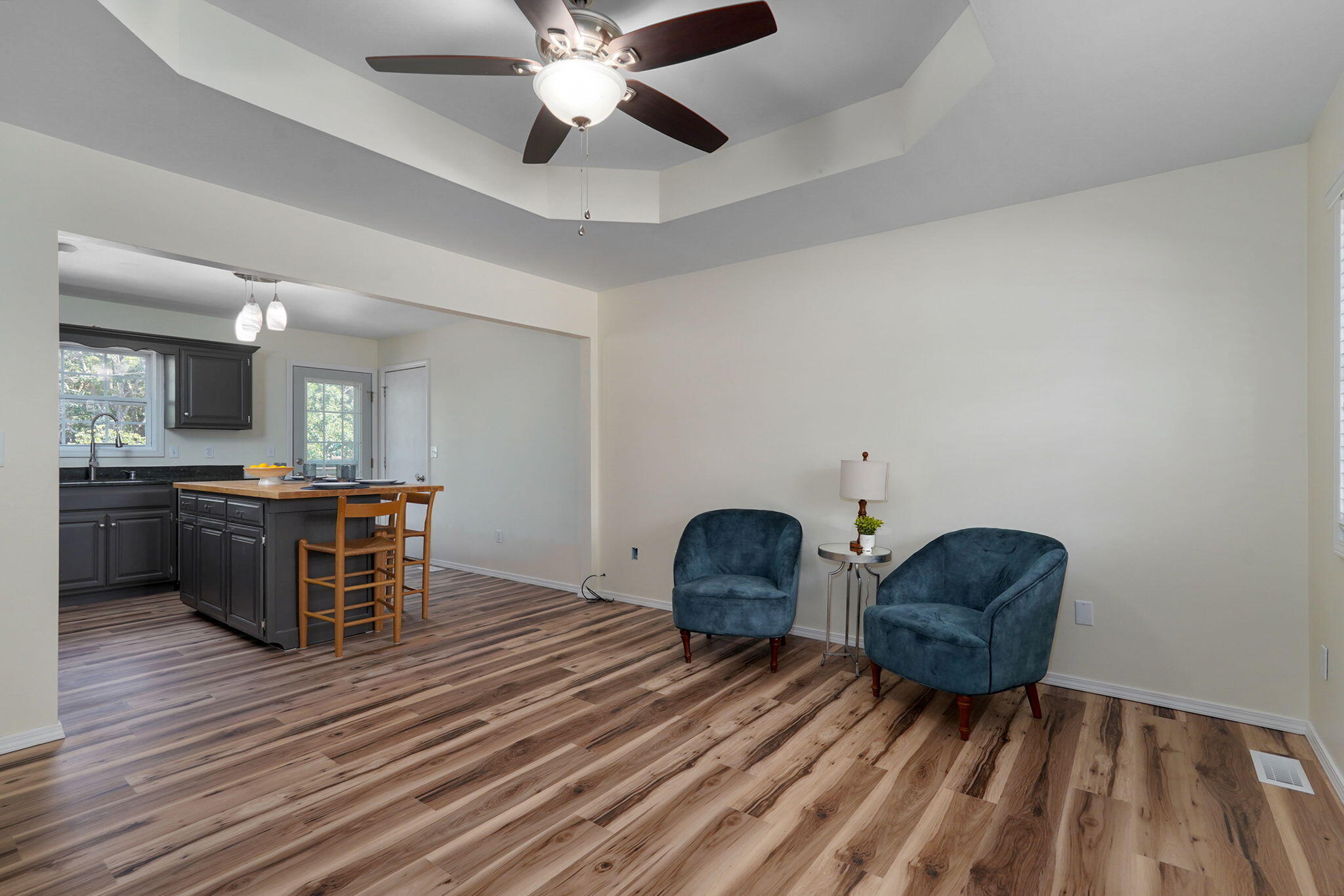 1208 South 17th Avenue Property Photo 6