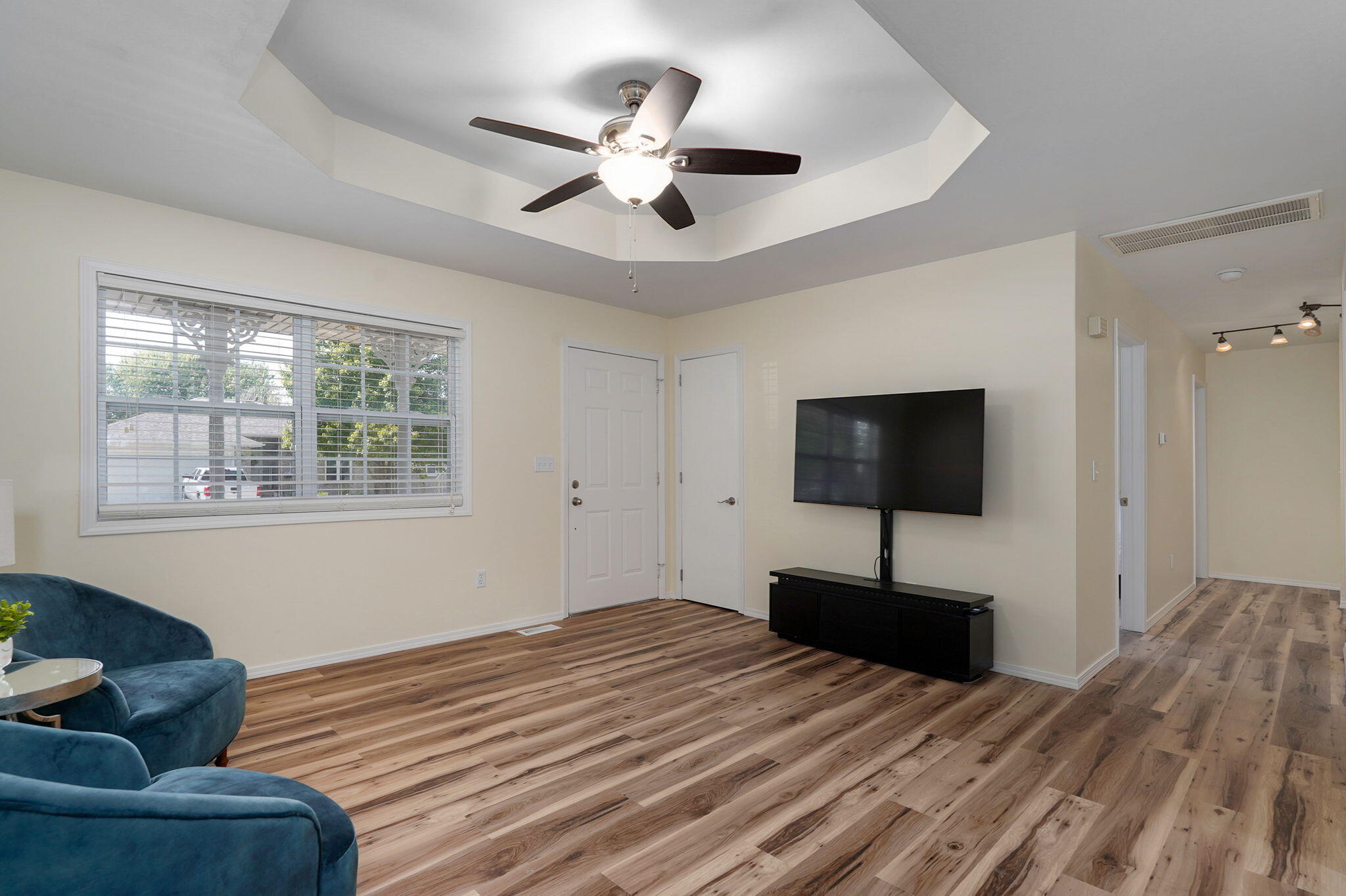 1208 South 17th Avenue Property Photo 8