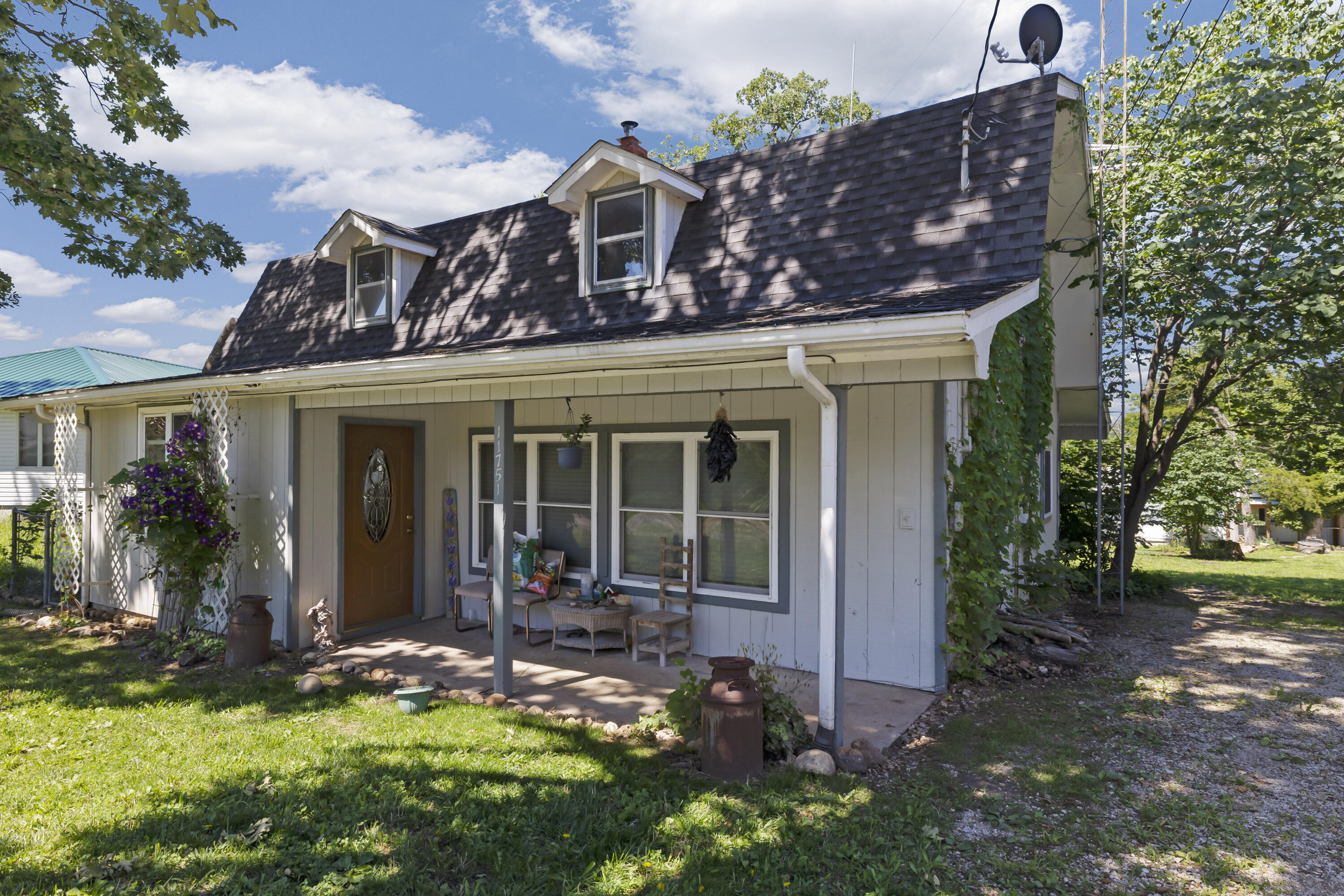 11751 Northeast 885 Pvt Road Property Photo 3