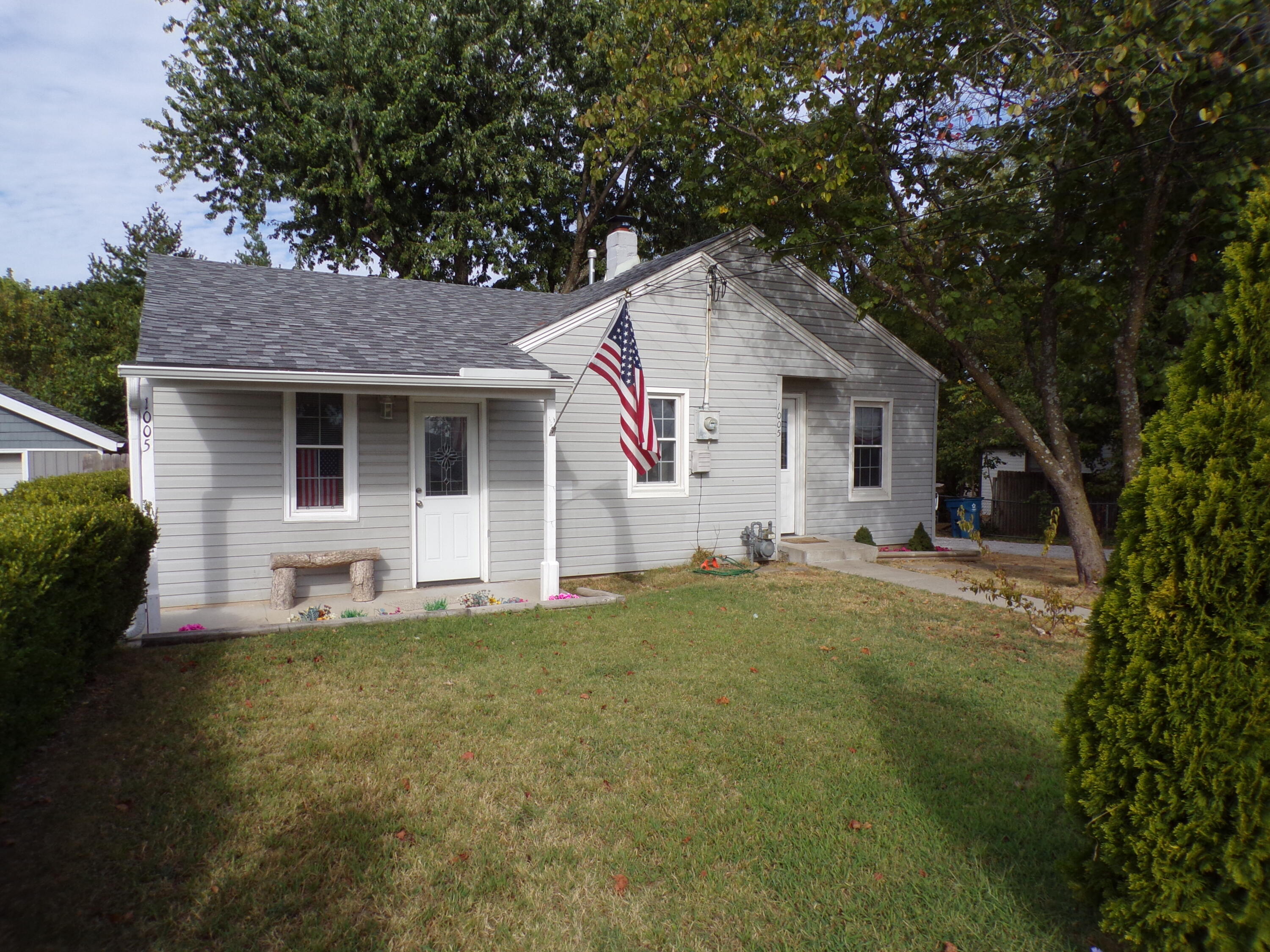 1005 South 3rd Street Property Photo 1
