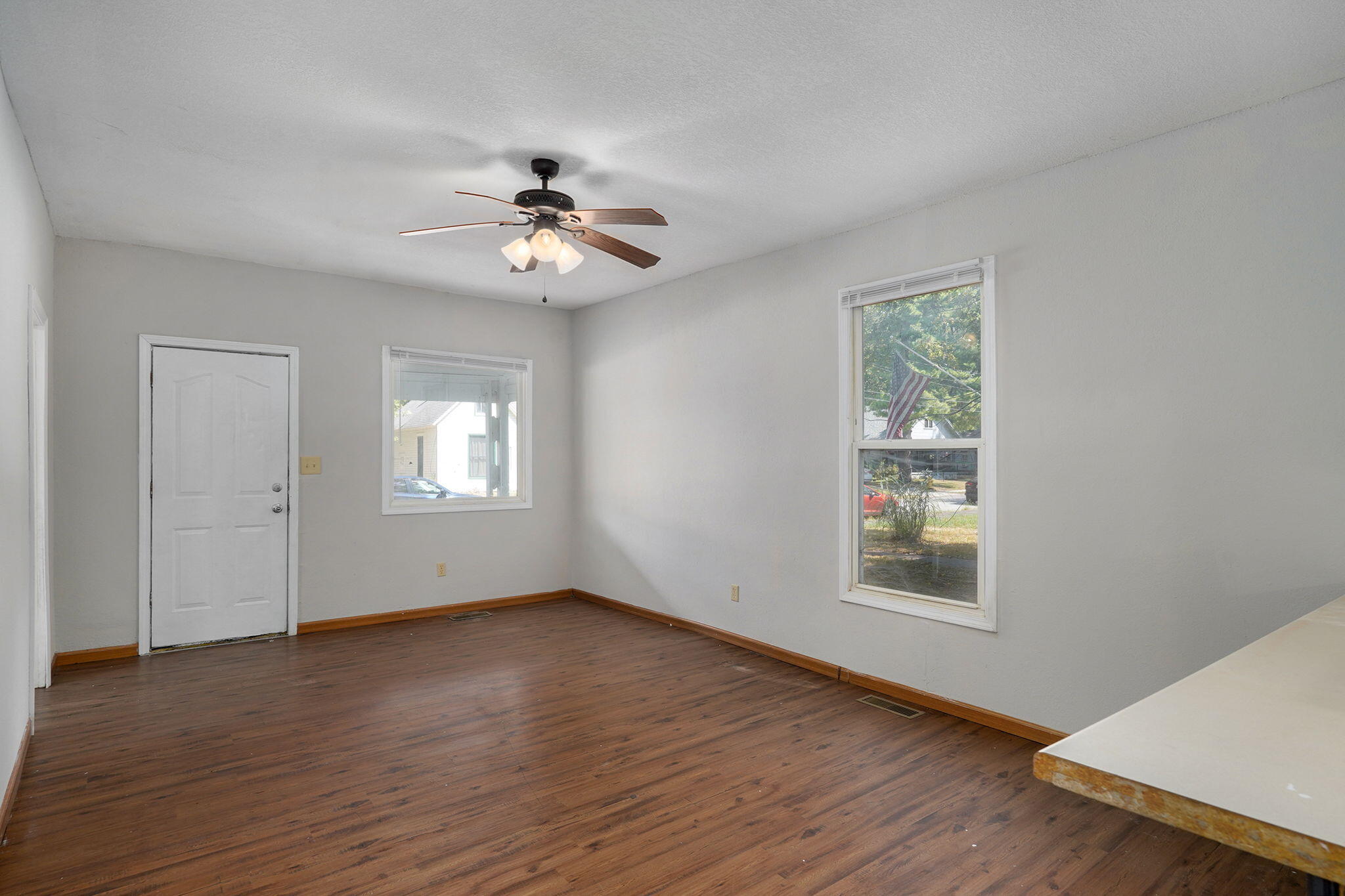 1216 West Harrison Street Property Photo 6
