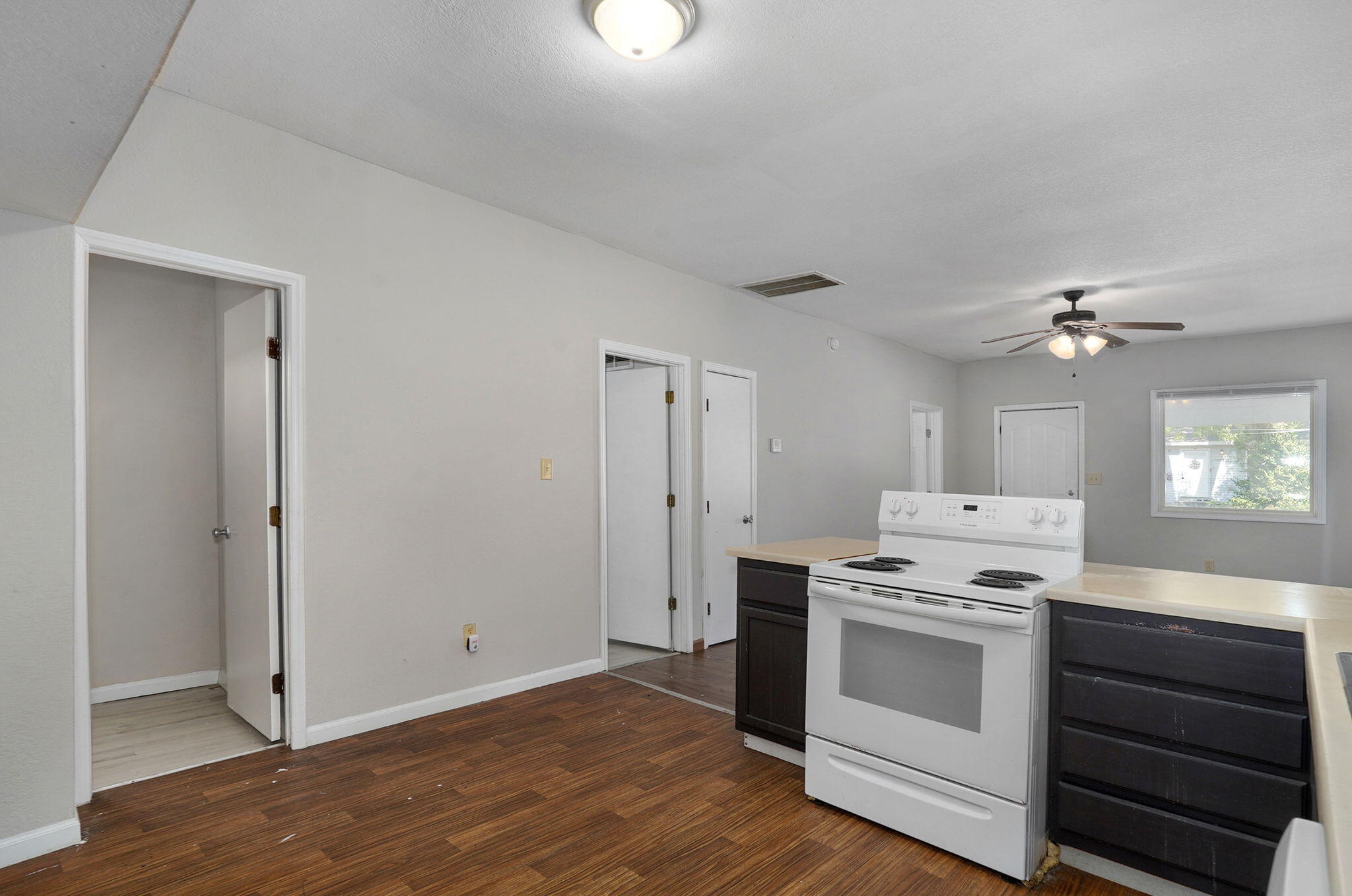 1216 West Harrison Street Property Photo 11