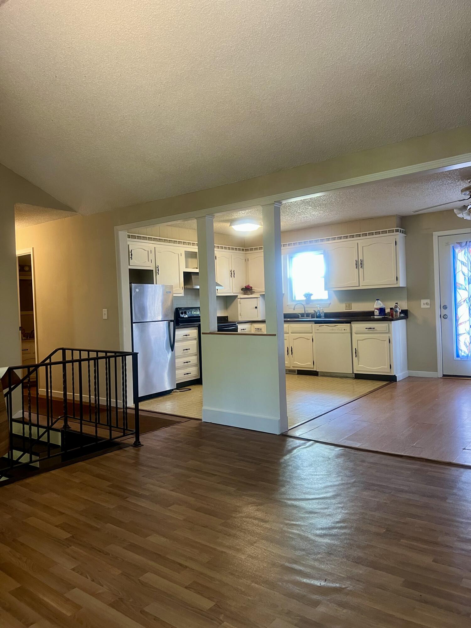 2079 Talking Rocks Road Property Photo 3