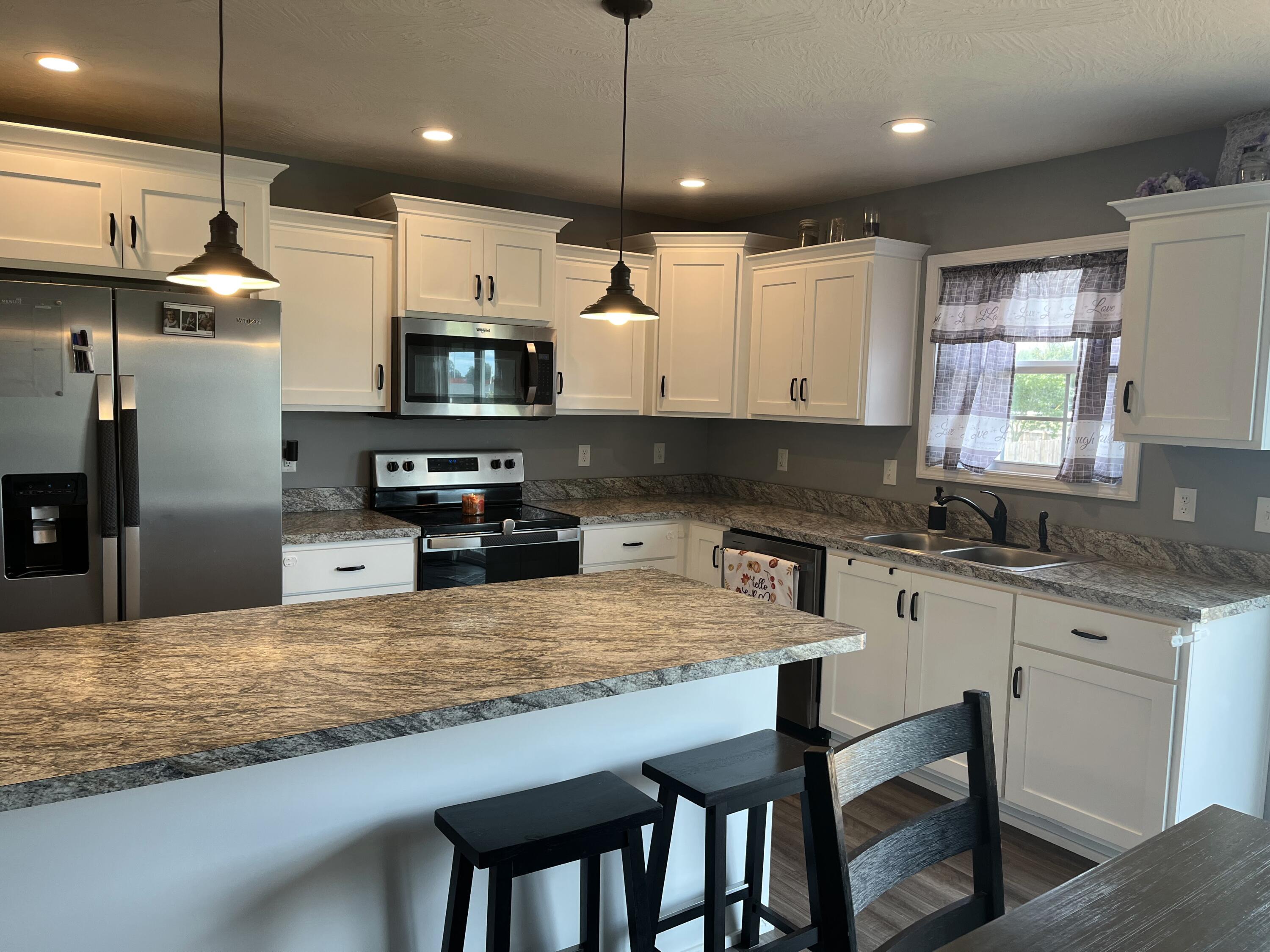 217 Karen Circle Property Photo 6