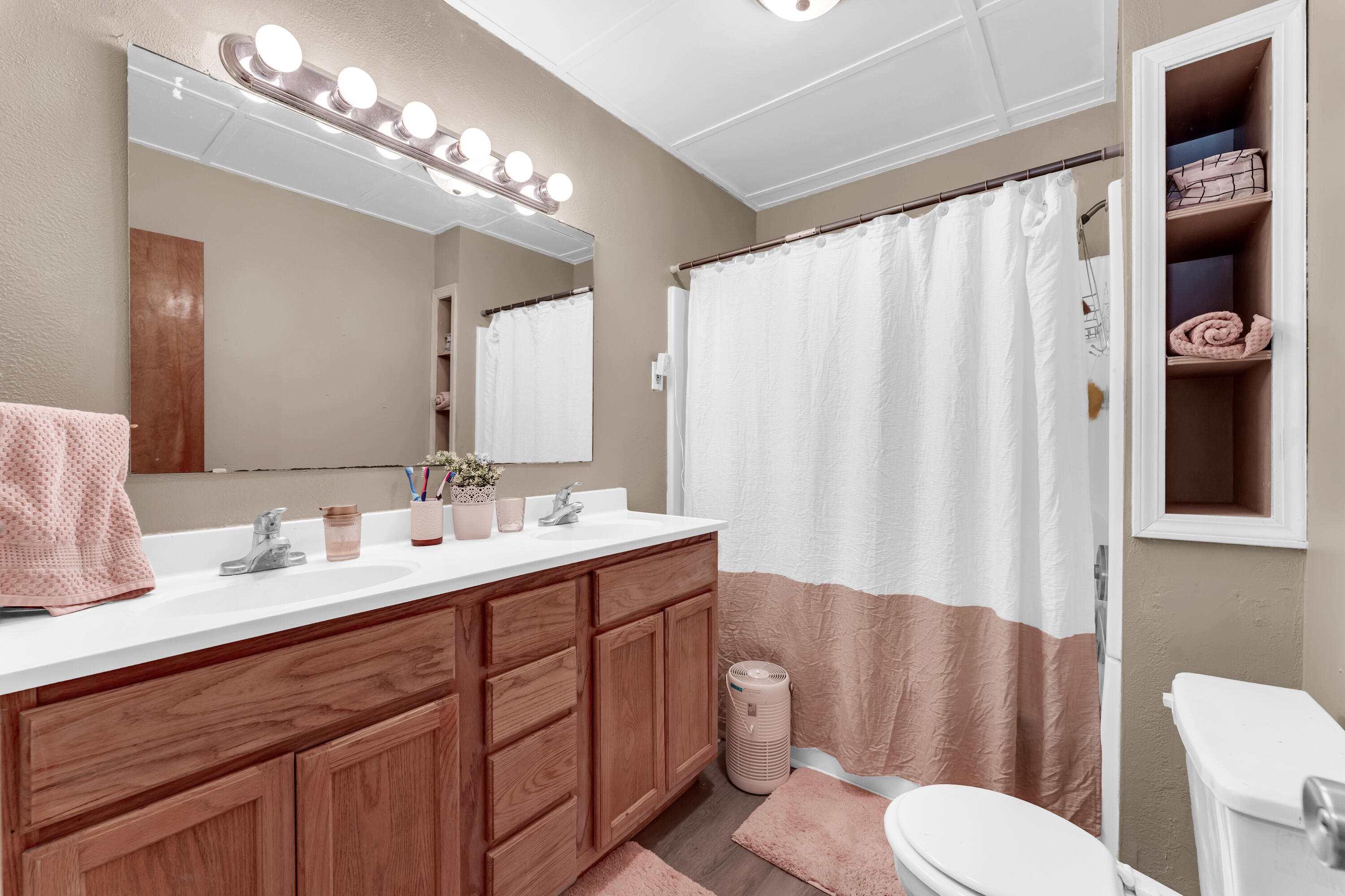 310 South Main Street Property Photo 16
