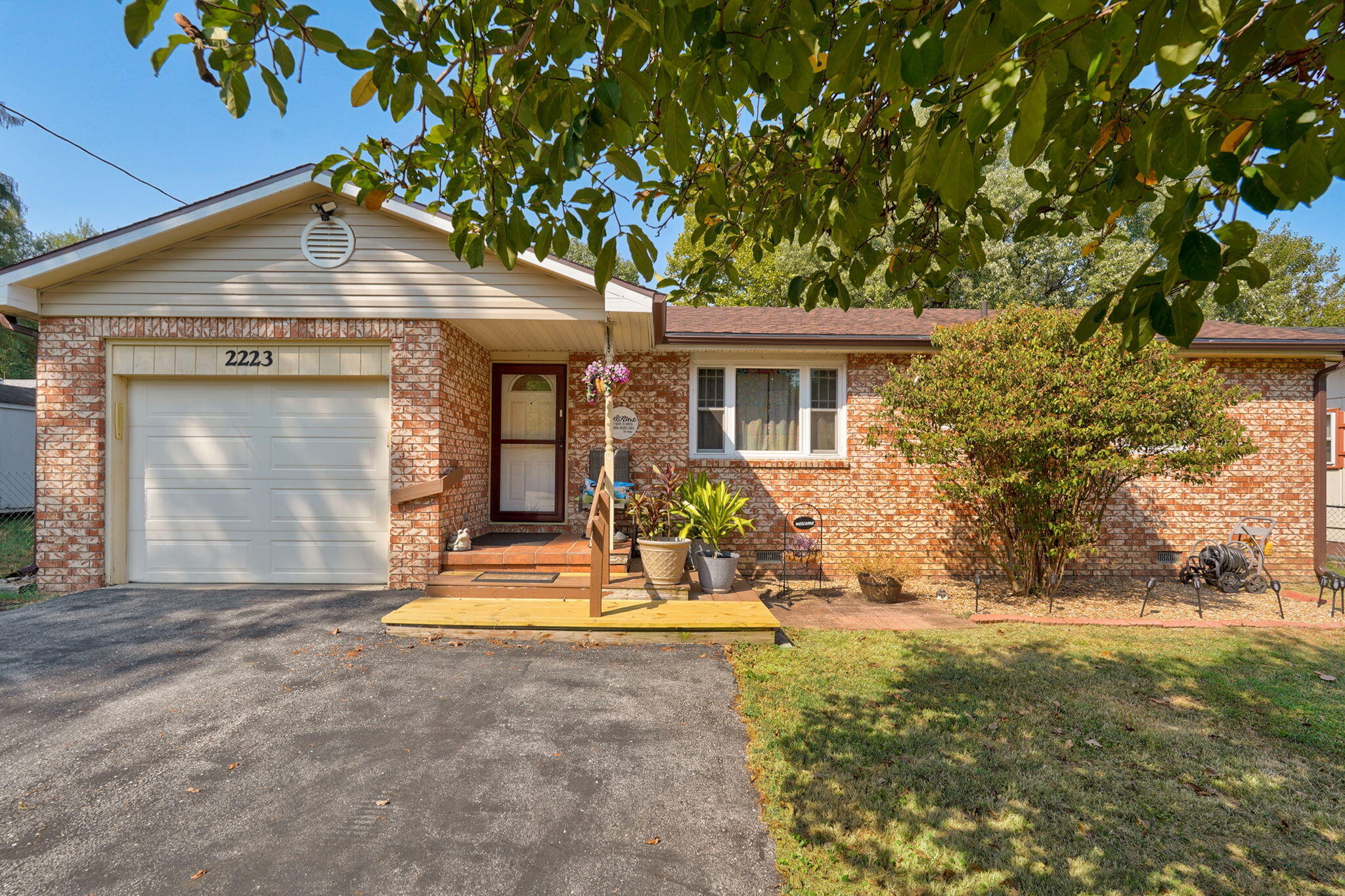 2223 North Roosevelt Avenue Property Photo 1