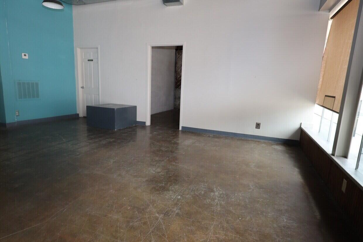401 North Boonville Avenue Property Photo 10