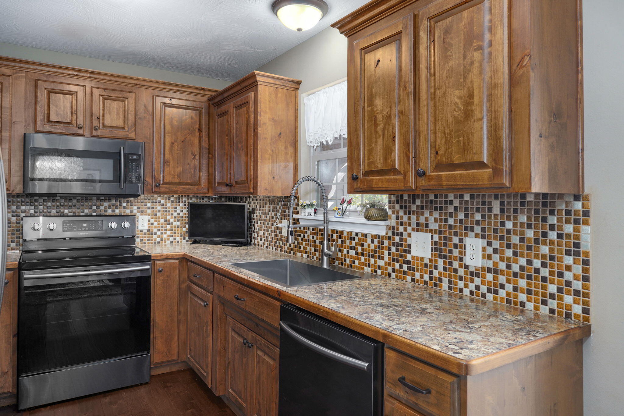 1260 South Venice Avenue Property Photo 14
