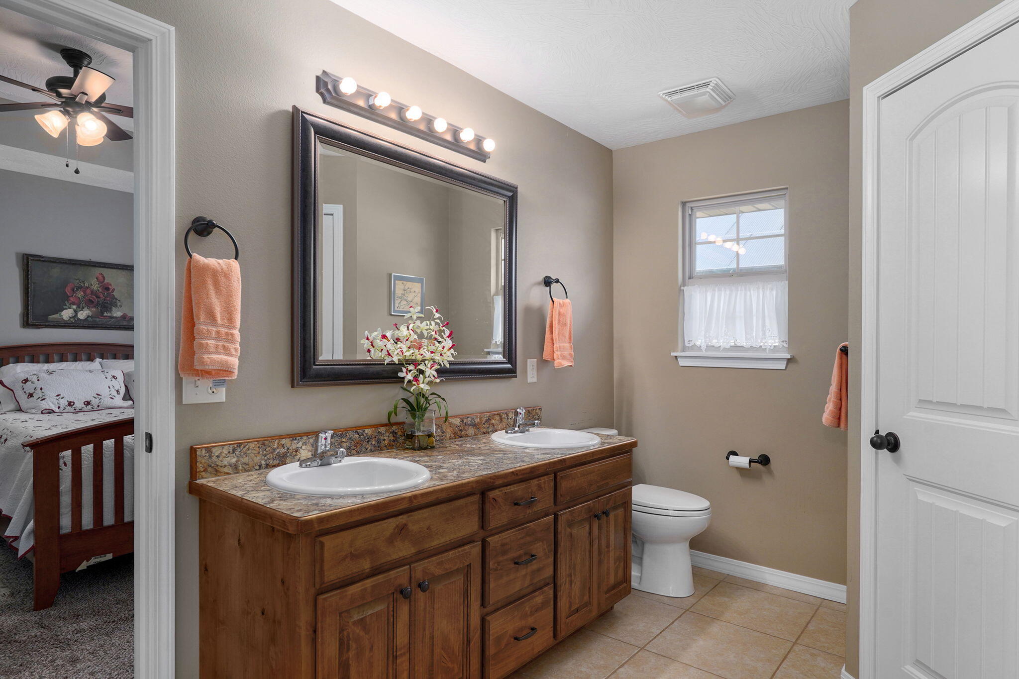 1260 South Venice Avenue Property Photo 19
