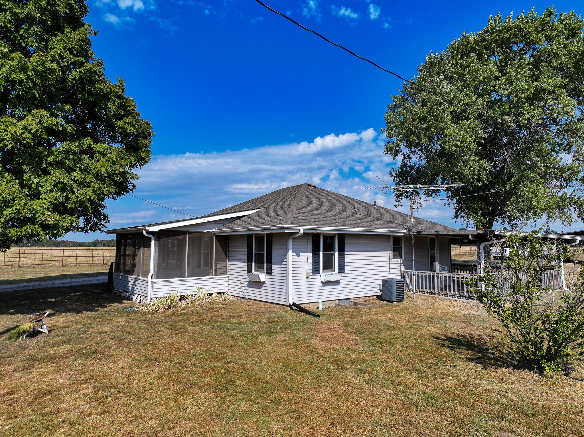 11795 State Highway Tt Property Photo 1