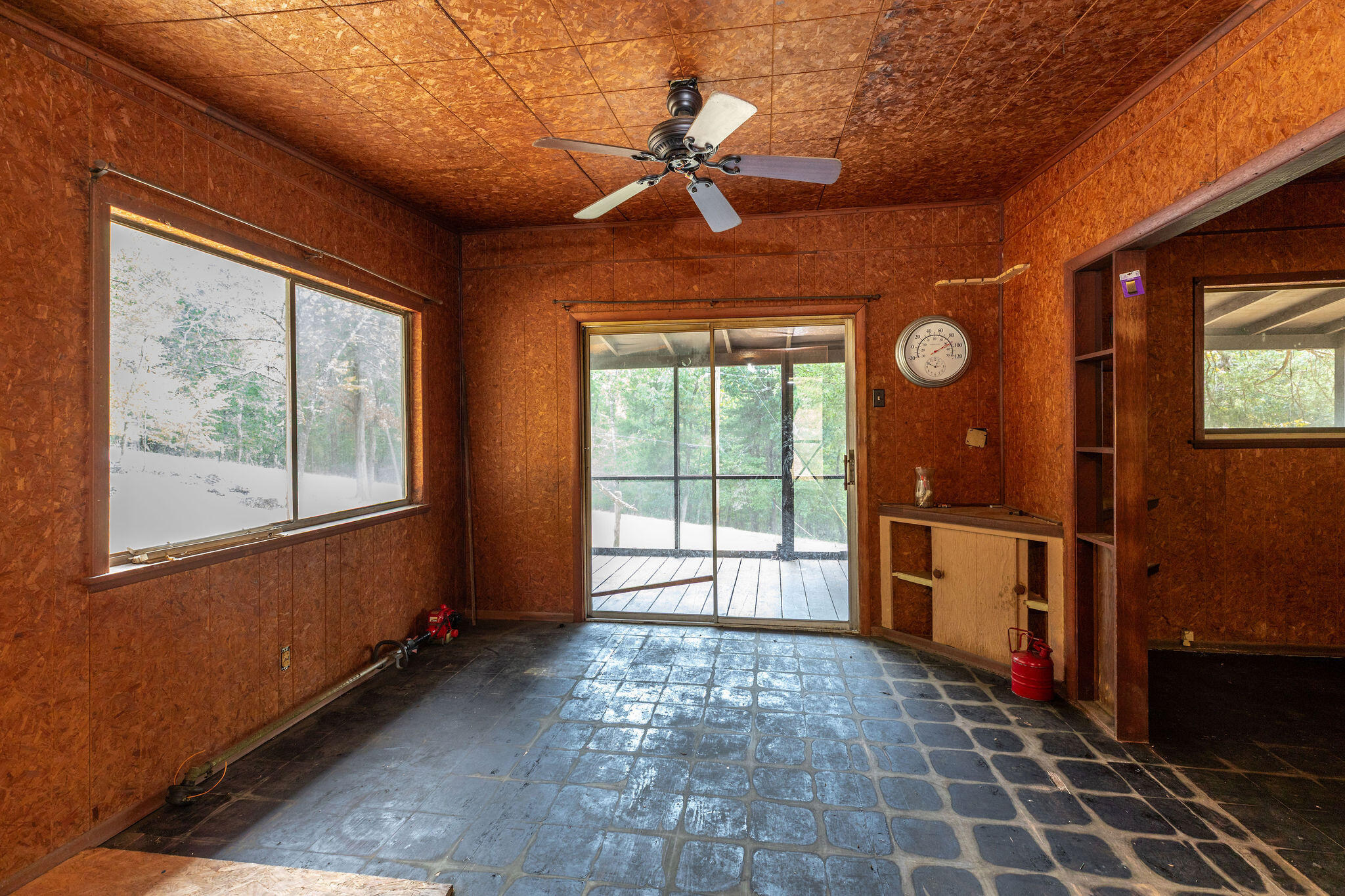 382 Susan Street Property Photo 8