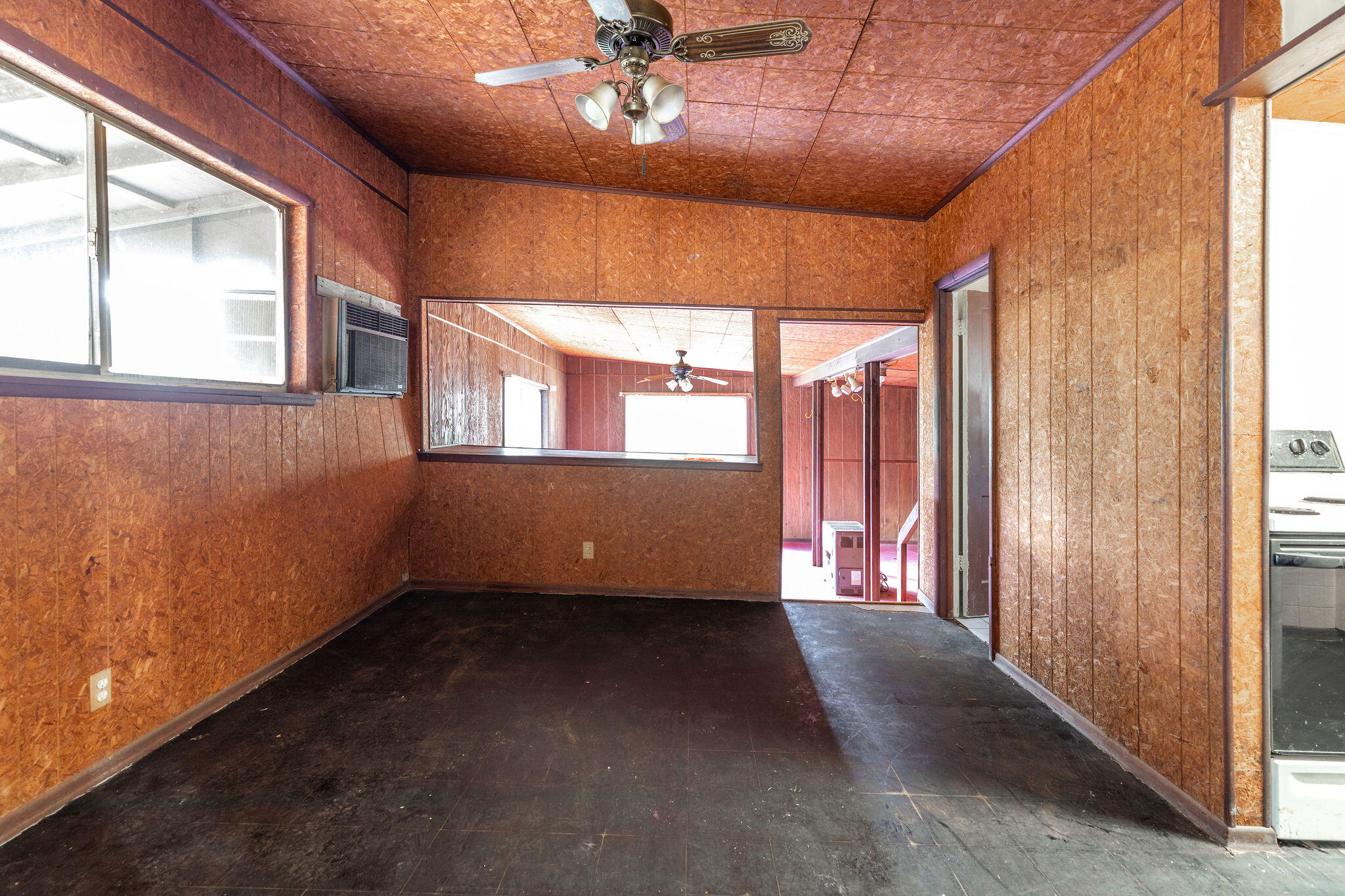 382 Susan Street Property Photo 10