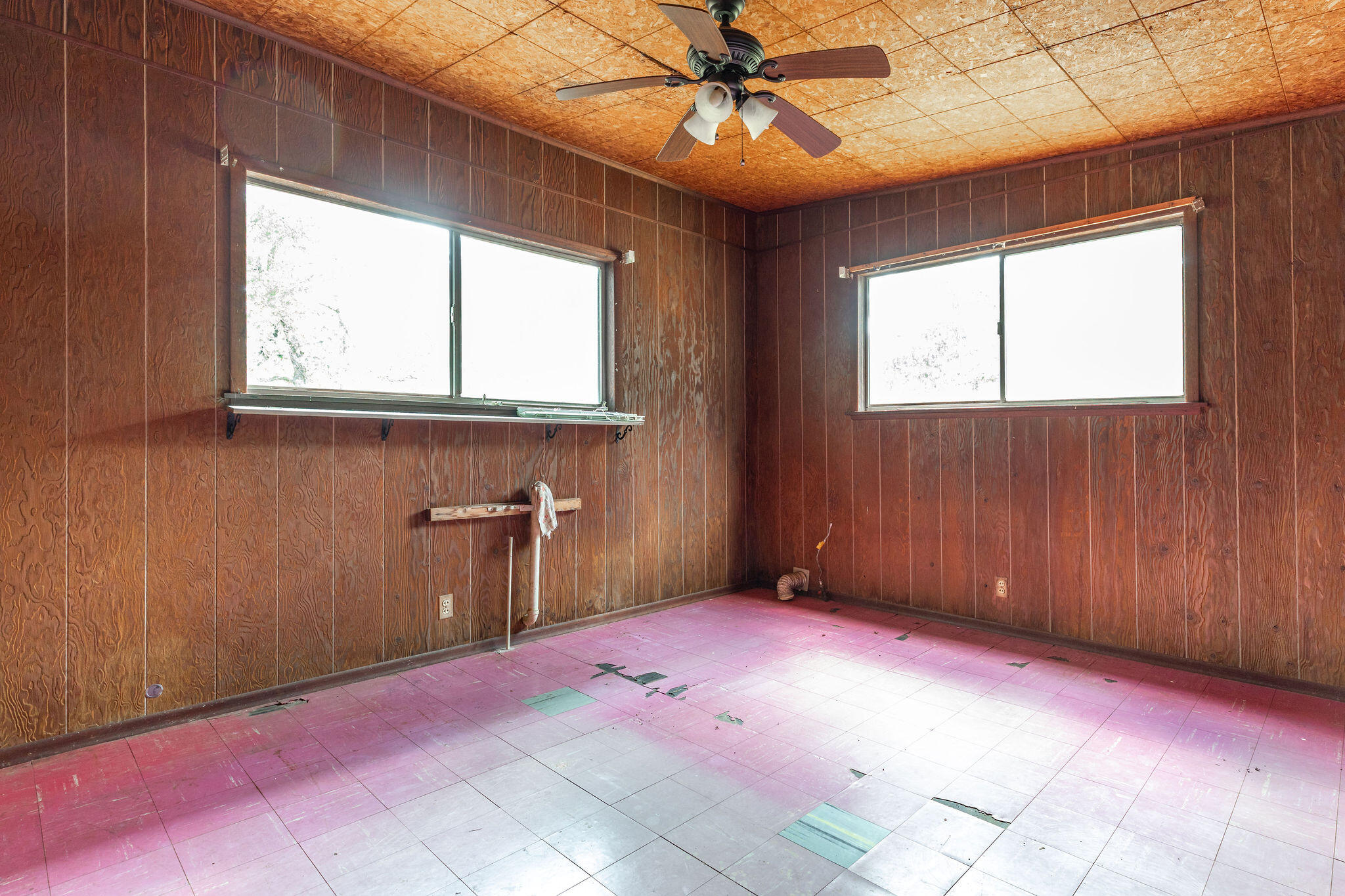 382 Susan Street Property Photo 13