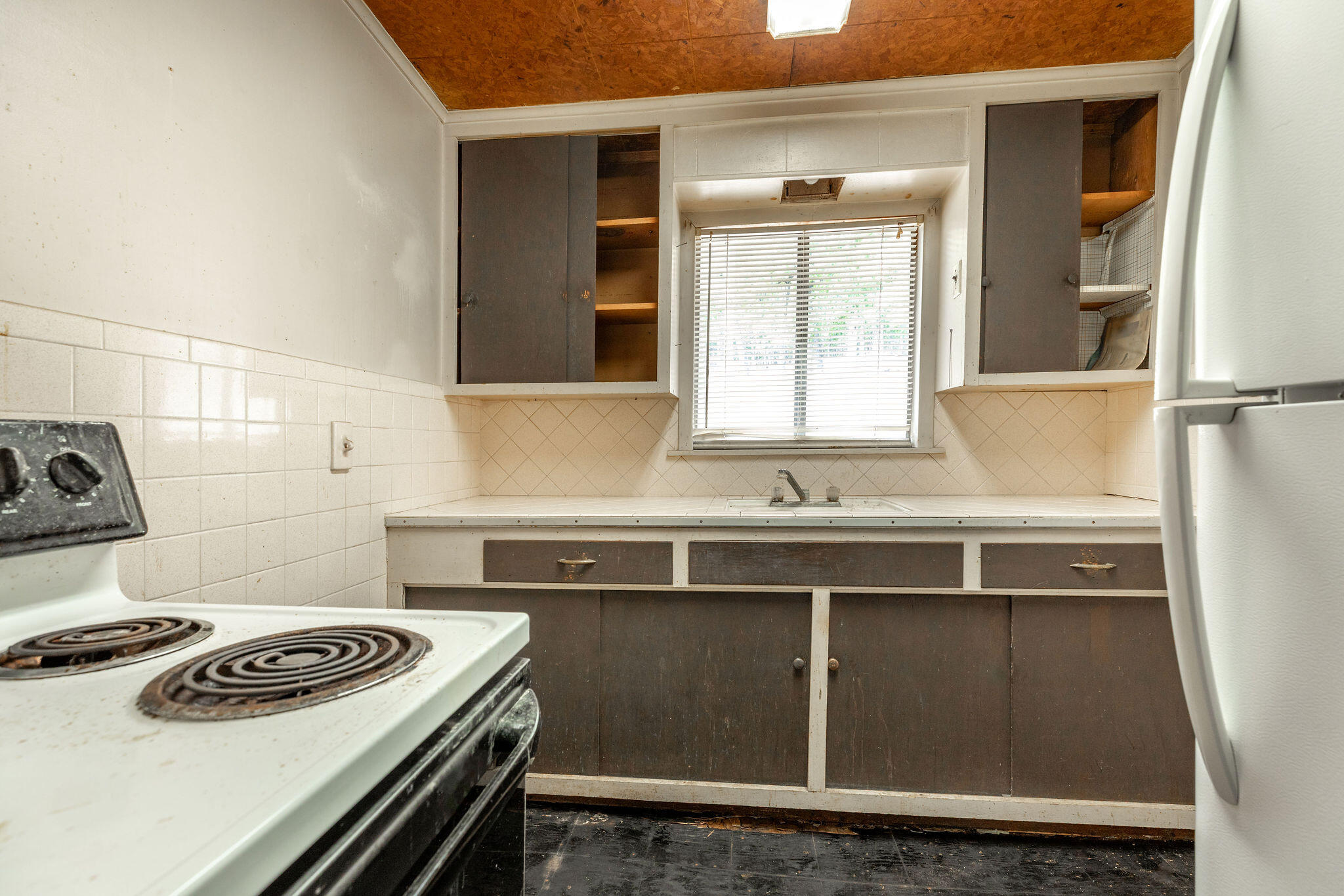 382 Susan Street Property Photo 14