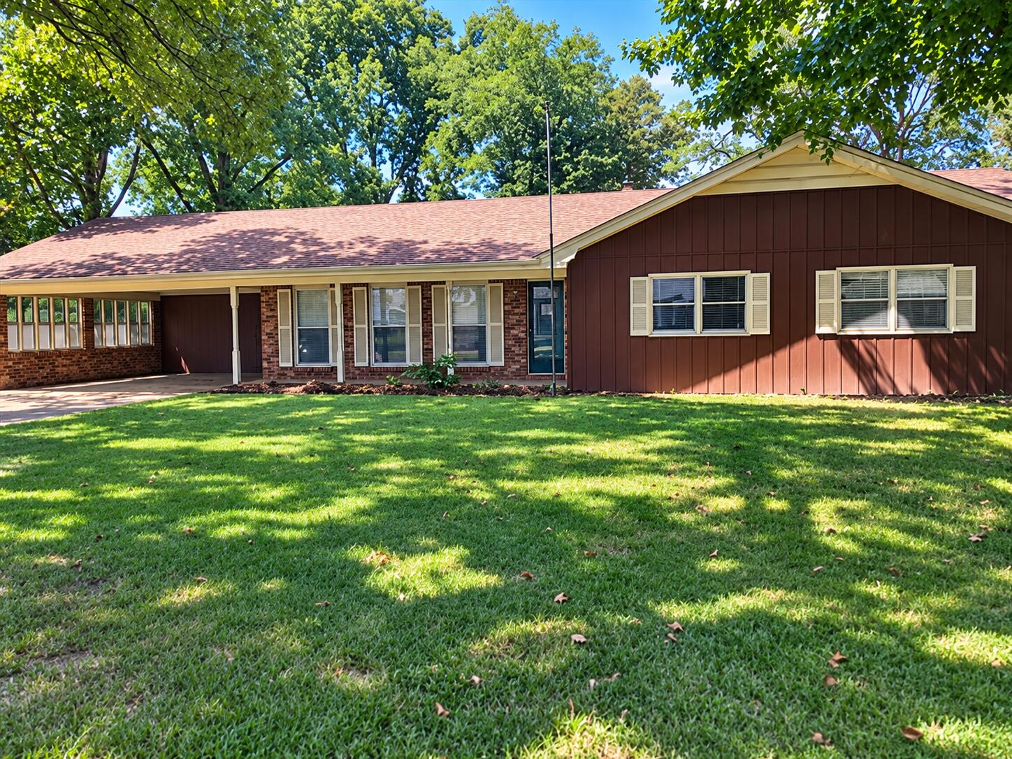 2823 Laurie Drive Property Photo 1