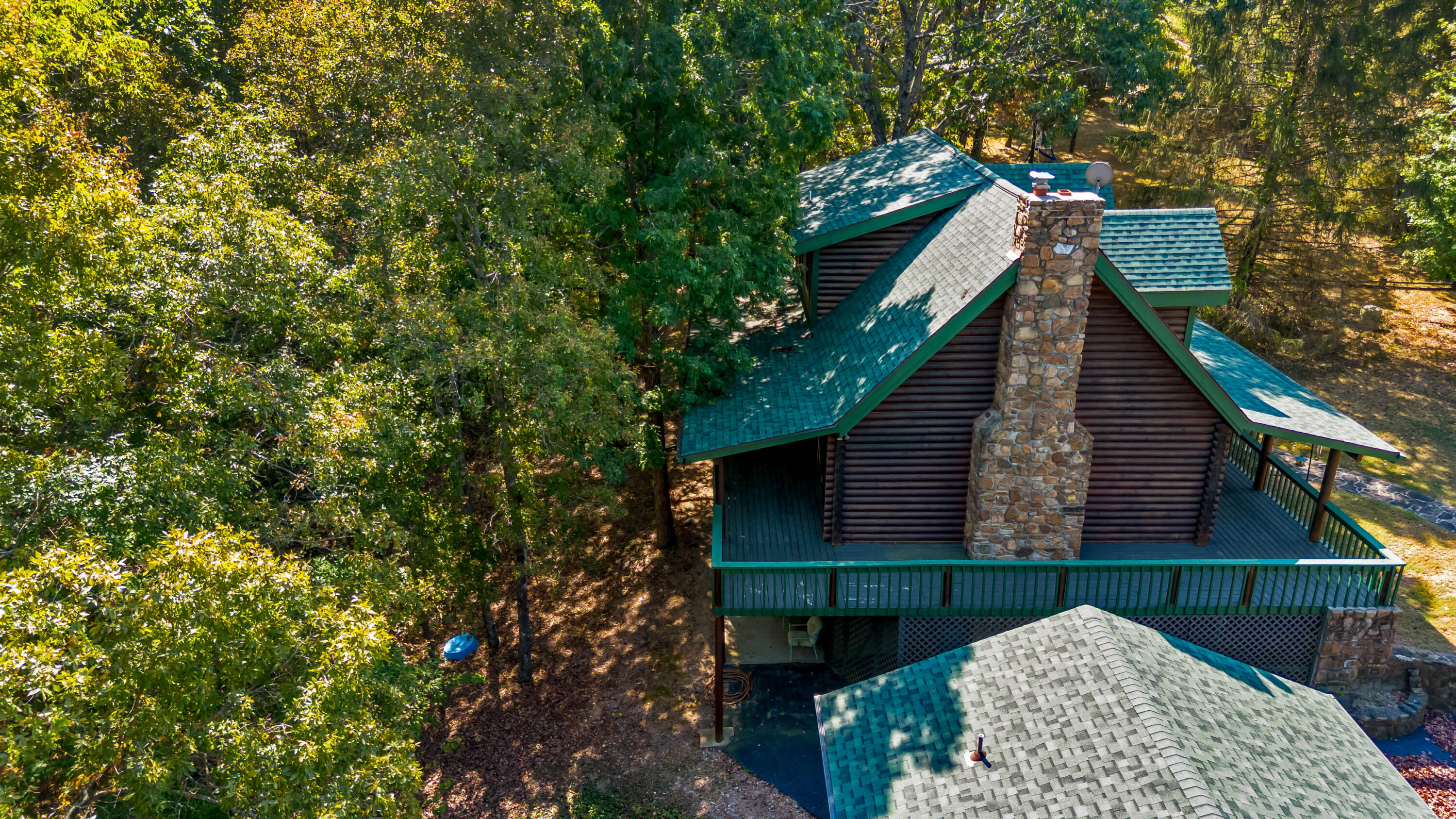 1906 State Highway 265 Property Photo 2