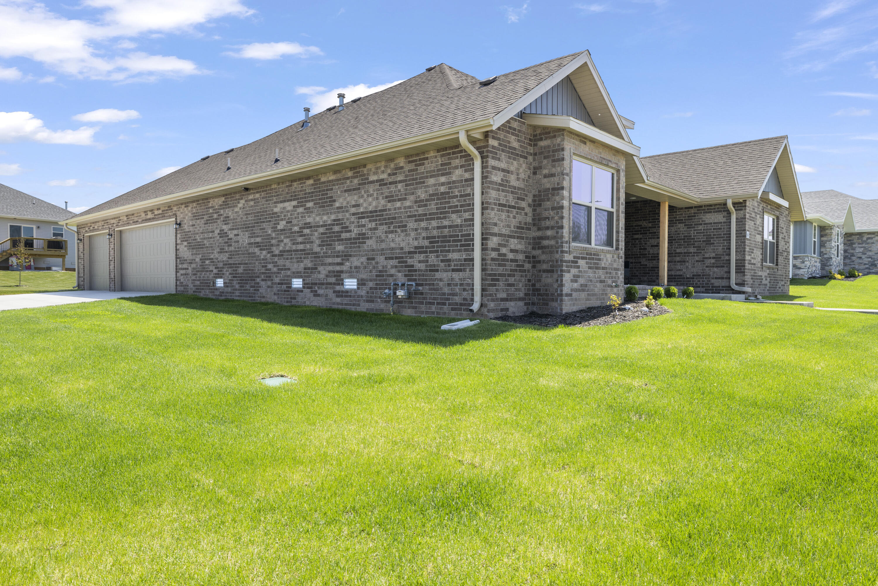 1353 North Sandy Creek Circle Property Photo 2
