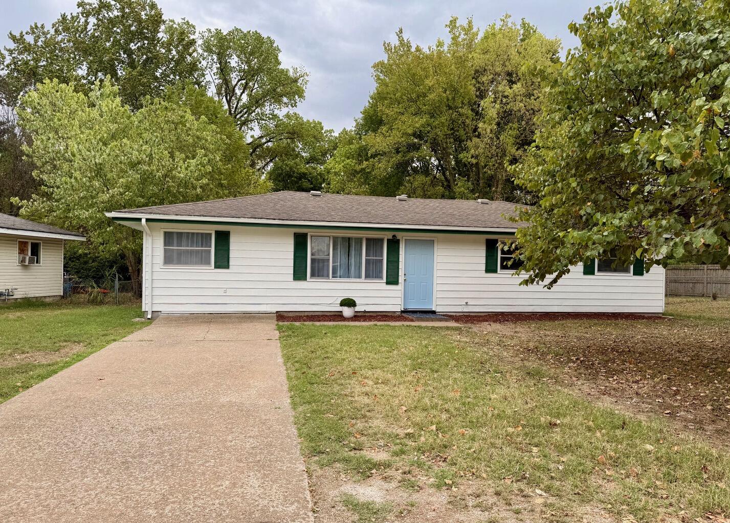 825 Shartel Drive Property Photo 1