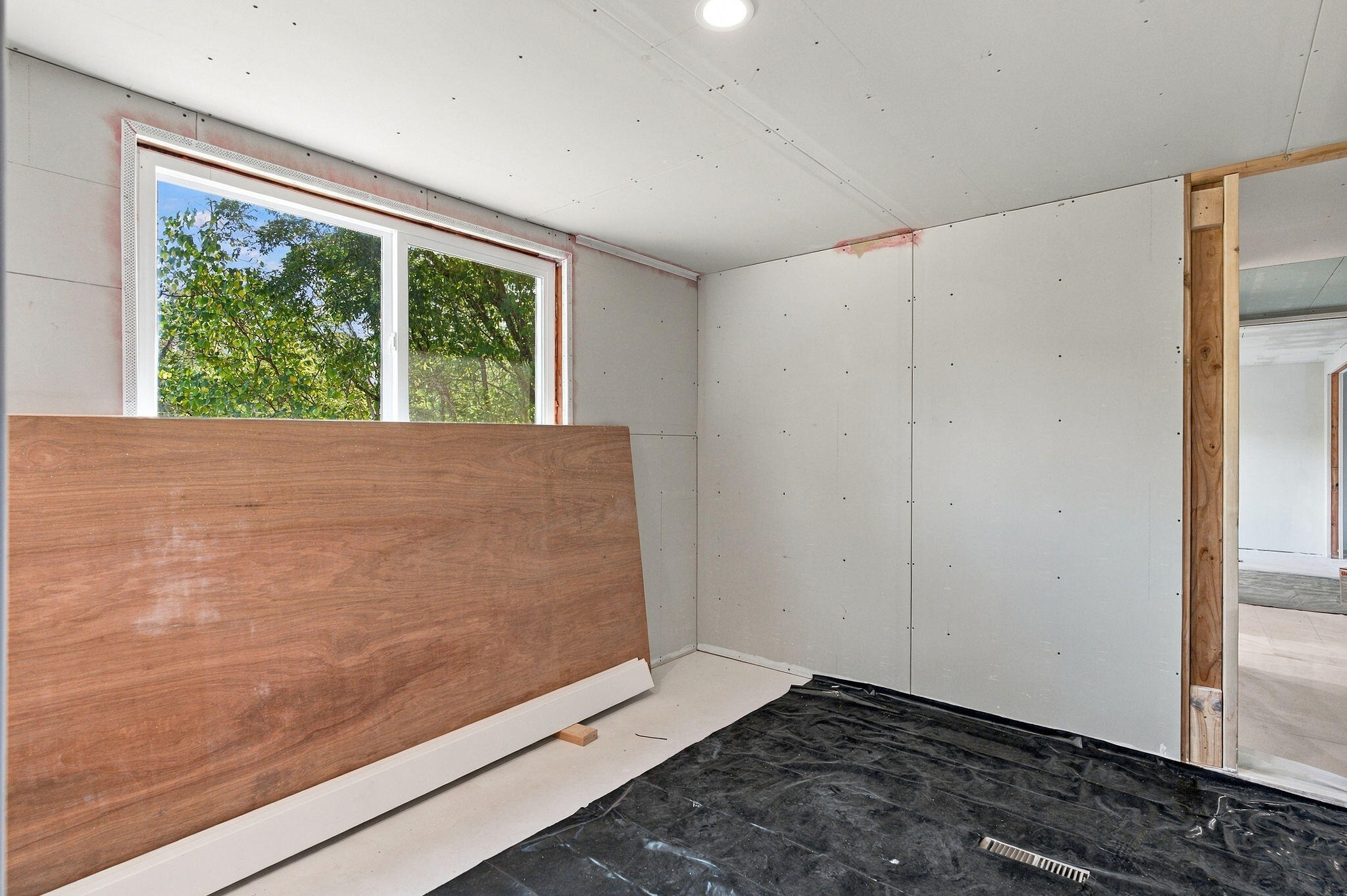 8 Lake Forest Drive Property Photo 14